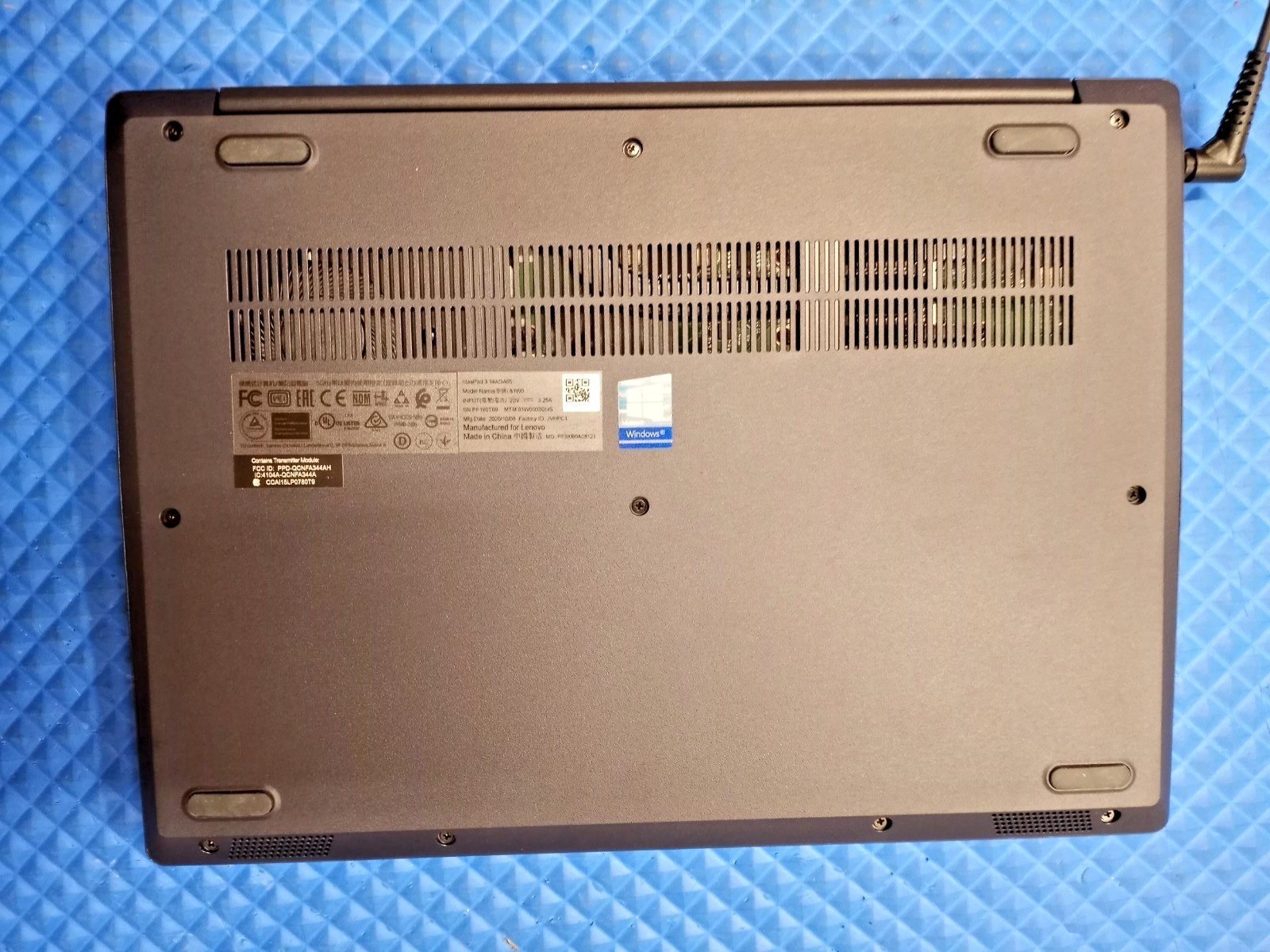 Read- Lenovo IdeaPad 14.0″ FHD, Ryzen 5 3500U,8GB ,256GB SSD,Win 10,81W0003QUS