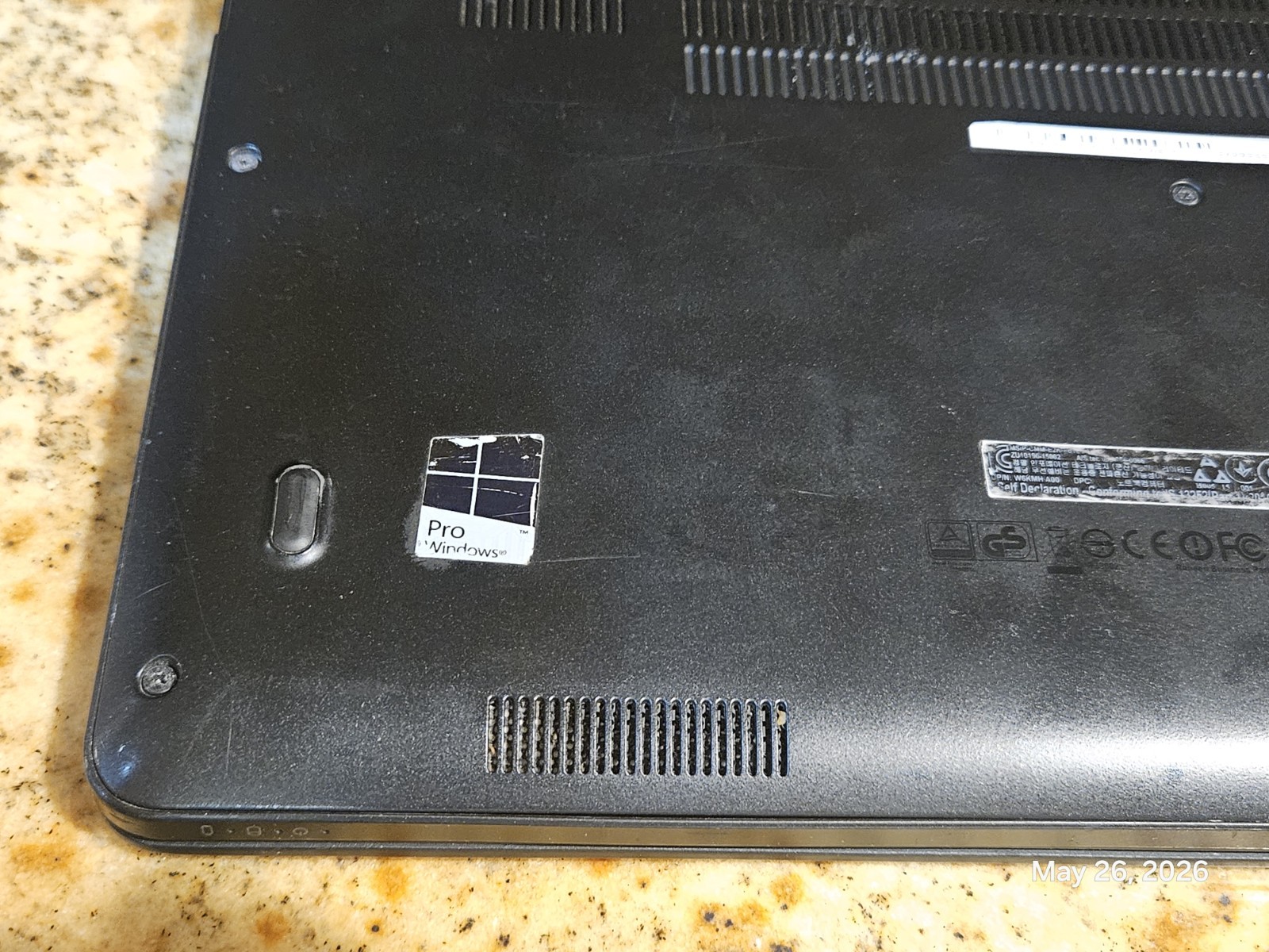 Dell Latitude E7470 Core i5 6300U 2.4GHz 14″ – Broken Screen FOR REPAIR OR PARTS
