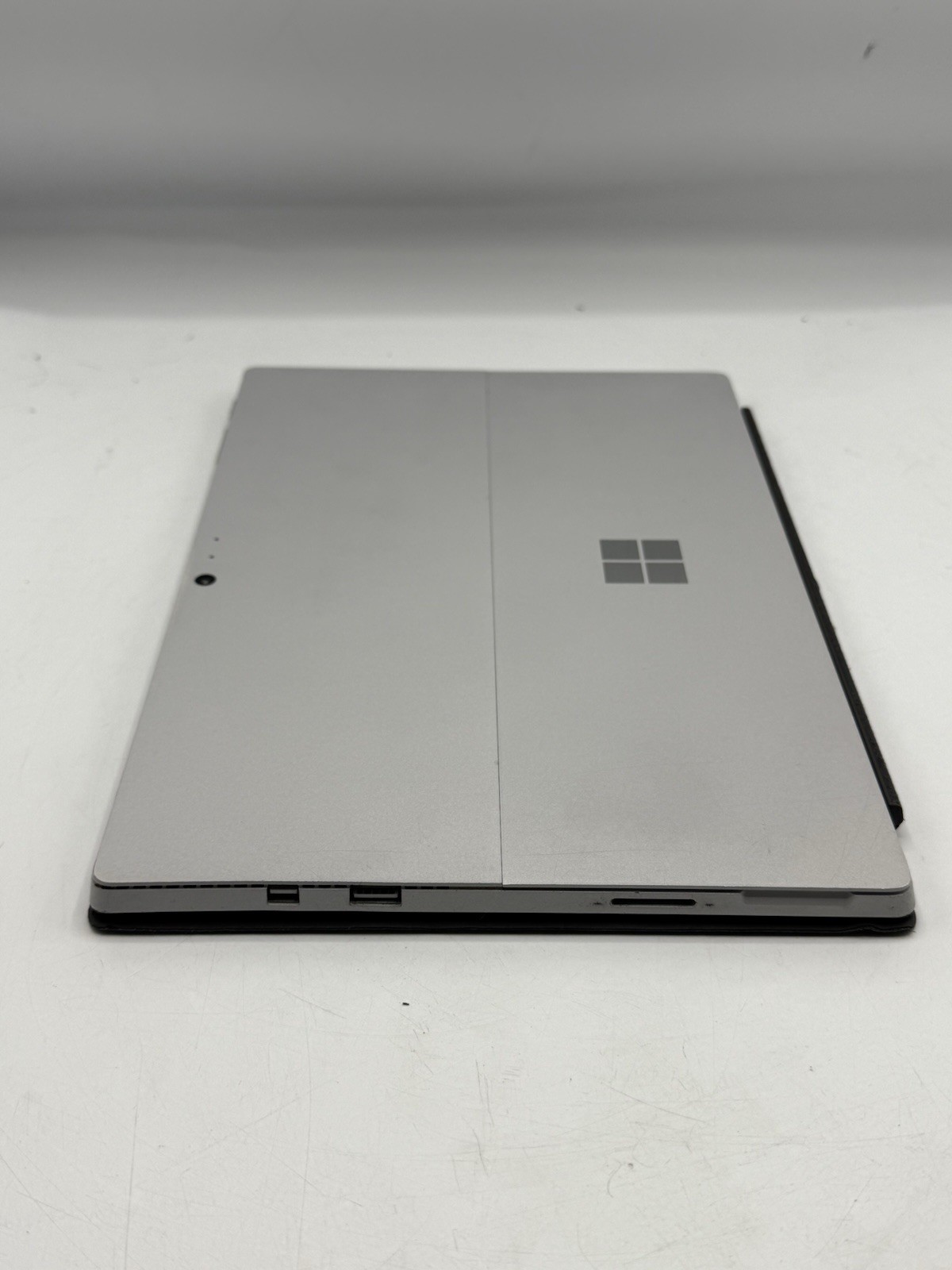 Microsoft Surface Pro 4 1724 12.3” Intel i5-6300U 4GB RAM 128GB SSD WIN10P