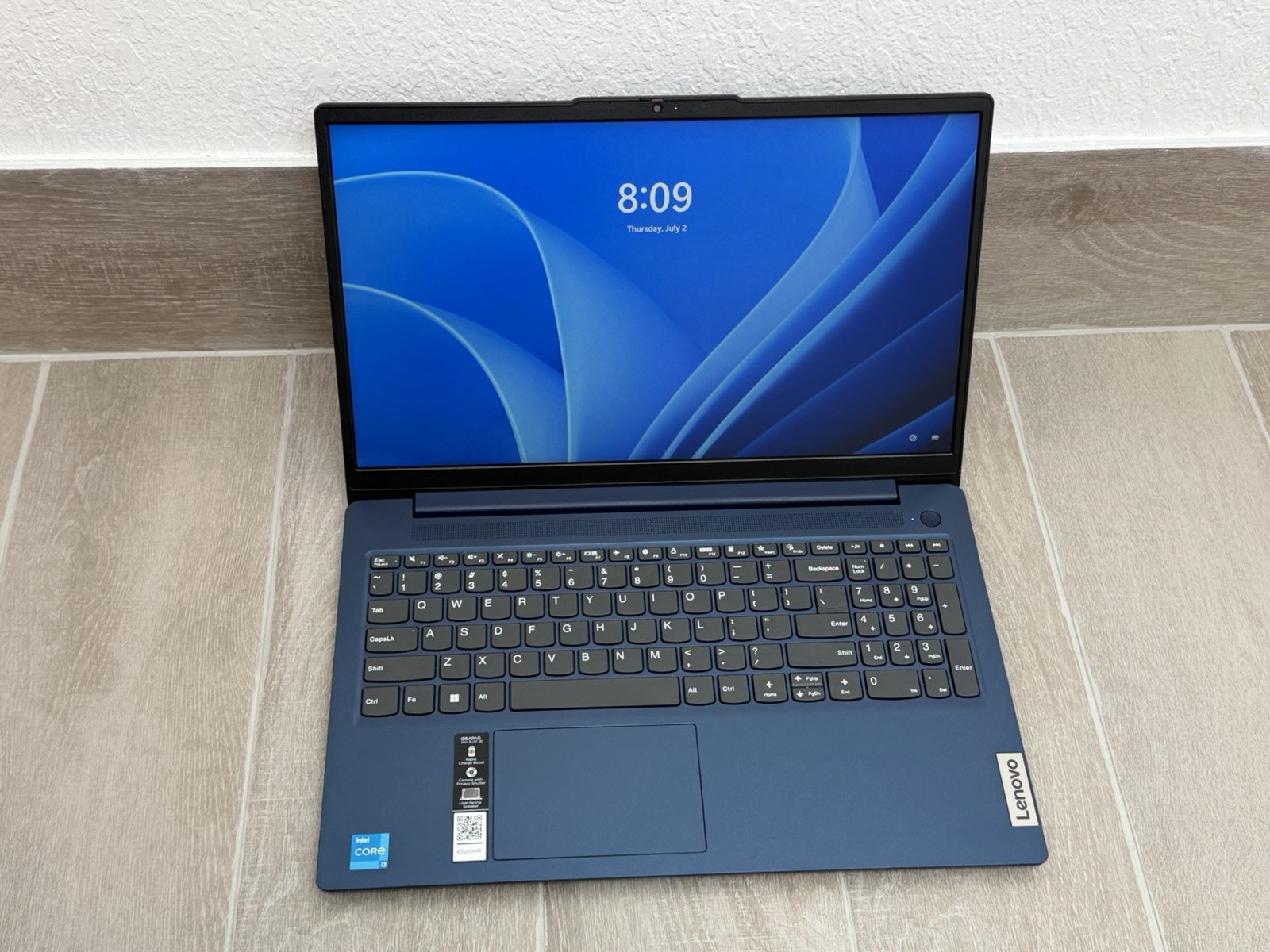 LENOVO IdeaPad Slim 3 15IAN8 15.6″ FHD Core i3-N305 8GB RAM 256GB NVMe Win-11