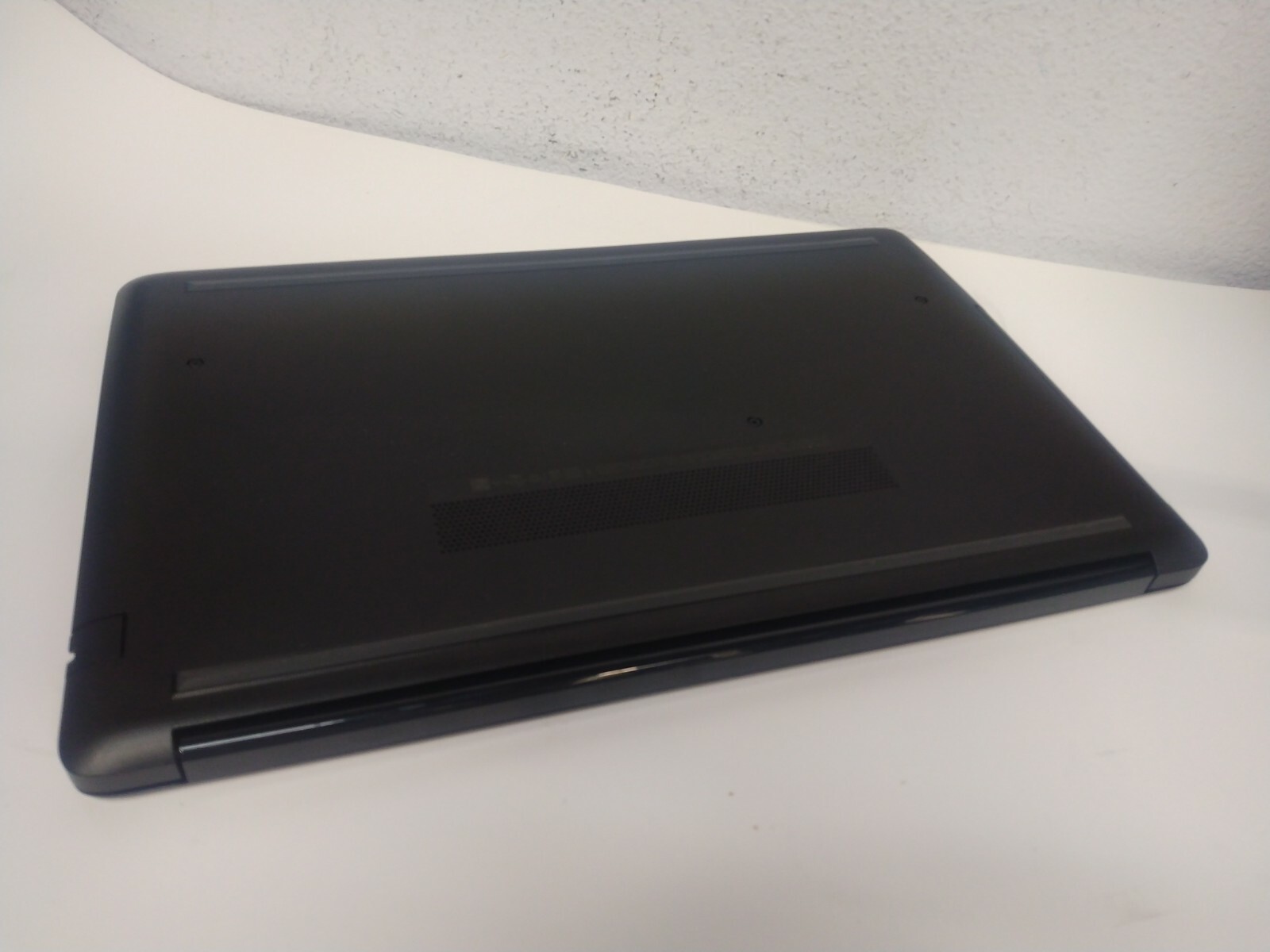 HP 15-DB0011DX 15.6″ AMD A6-9225 Radeon R4 2.60GHz 4GB RAM 1TB HDD BT DVD Win10H