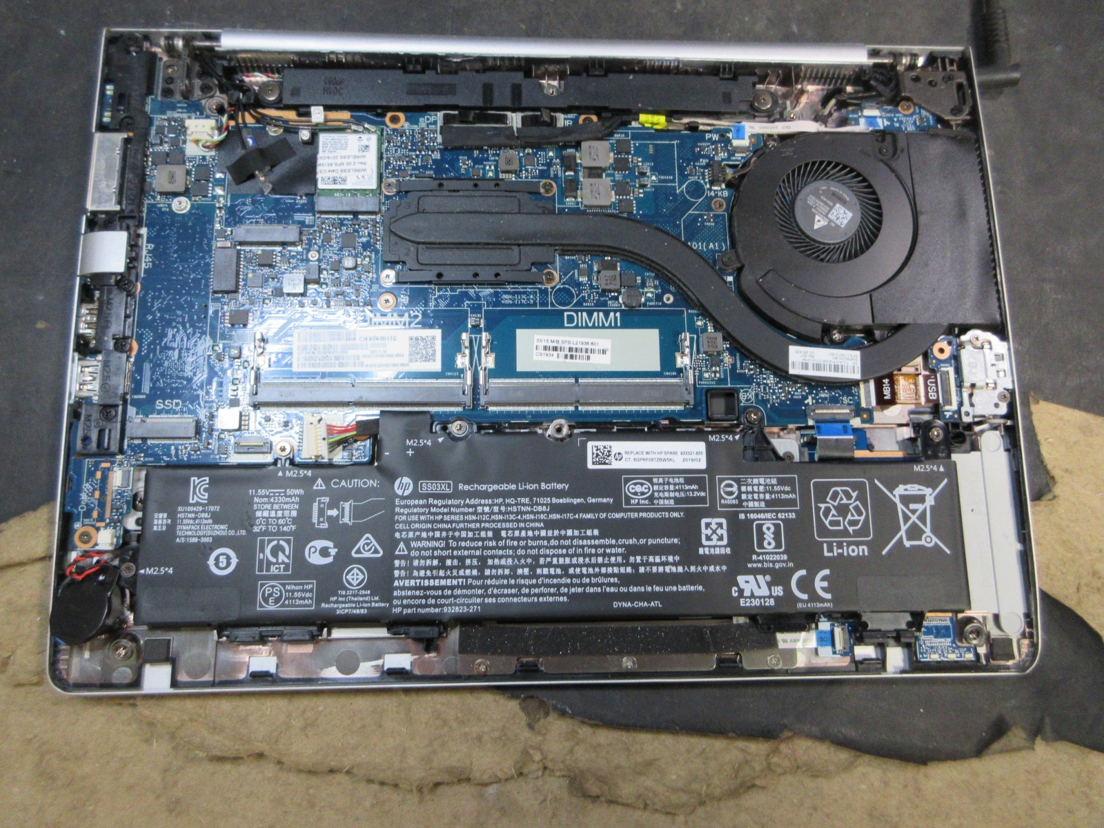 HP EliteBook 745 G5 14″ AMD Ryzen 3 OR 7 GD BATT CRACK SCREEN