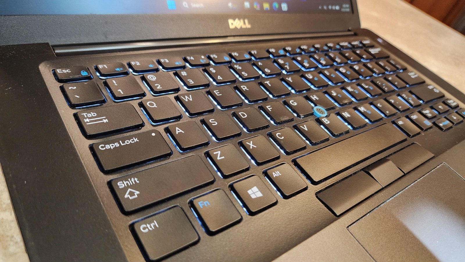 Dell Latitude 7480 14″ FHD Intel i5-7300U 128GB SSD 8GB RAM HDMI USB-C Backlit