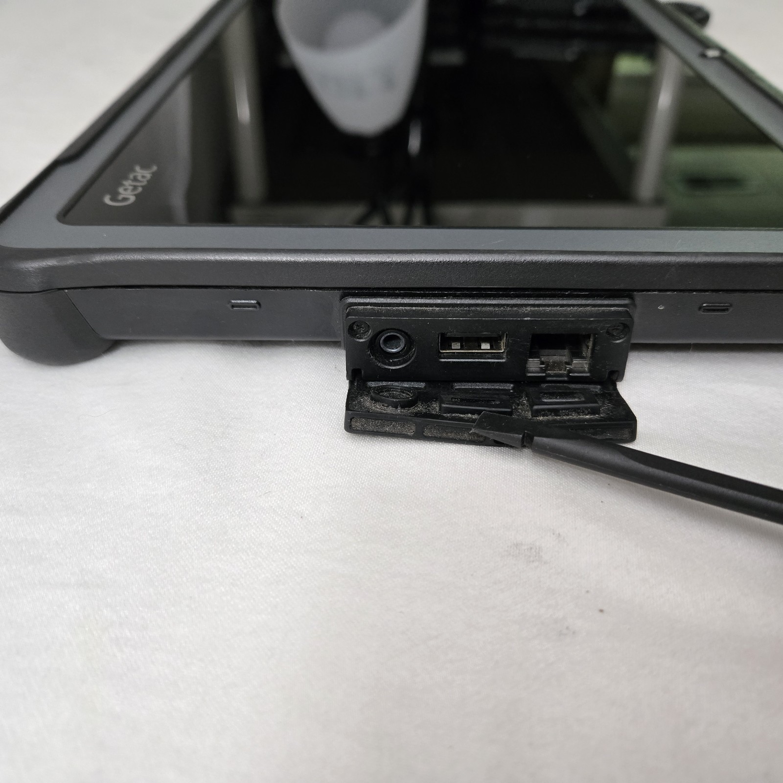 GETAC F110 G3 Rugged Tablet i7-6500U 2.50GHz 256GB SSD 16GB Ram Win10P — LOOK