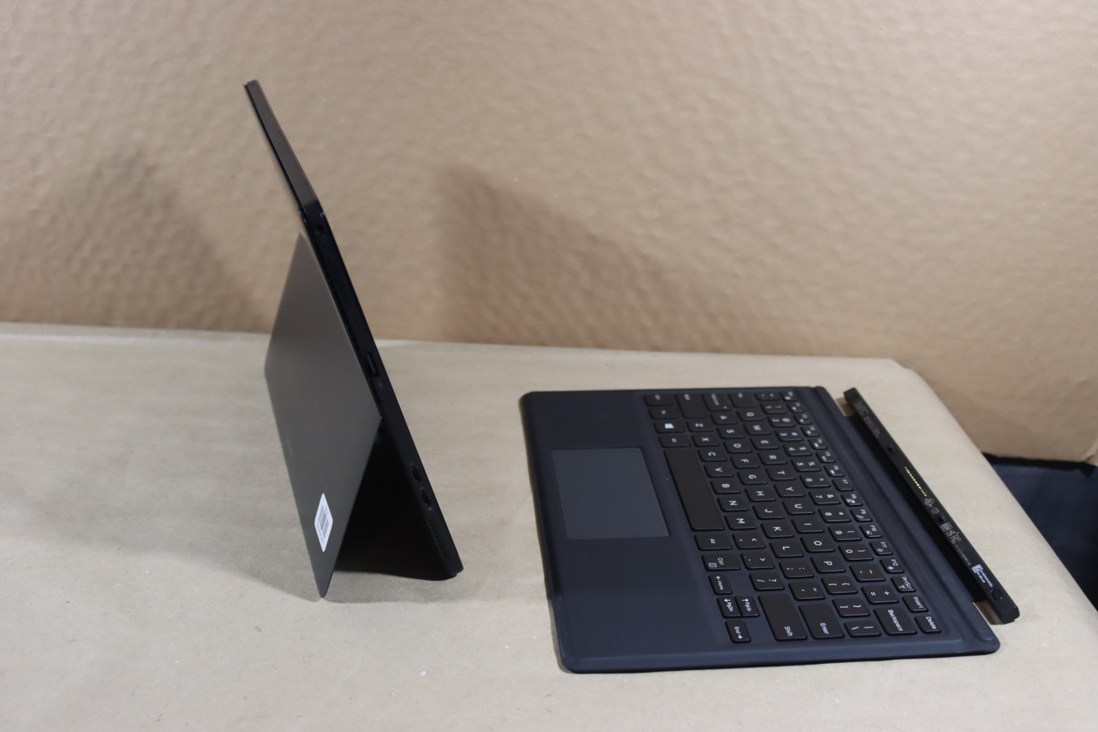 Dell Latitude 5290 2-in-1 i5-7300U 1.7GHz 8GB RAM 256GB SSD Wi-Fi + Cellular