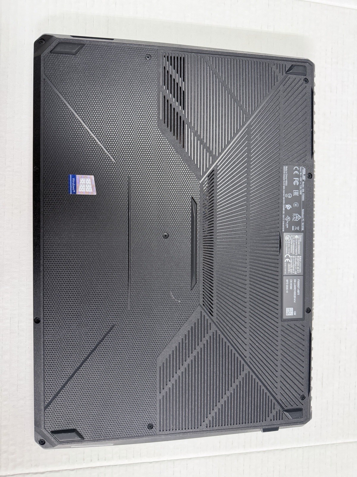 ASUS TUF FX505G 15.6 inch Intel Core i7 9th Gen 2.6GHz 8GB RAM 512 GB SSD (READ)