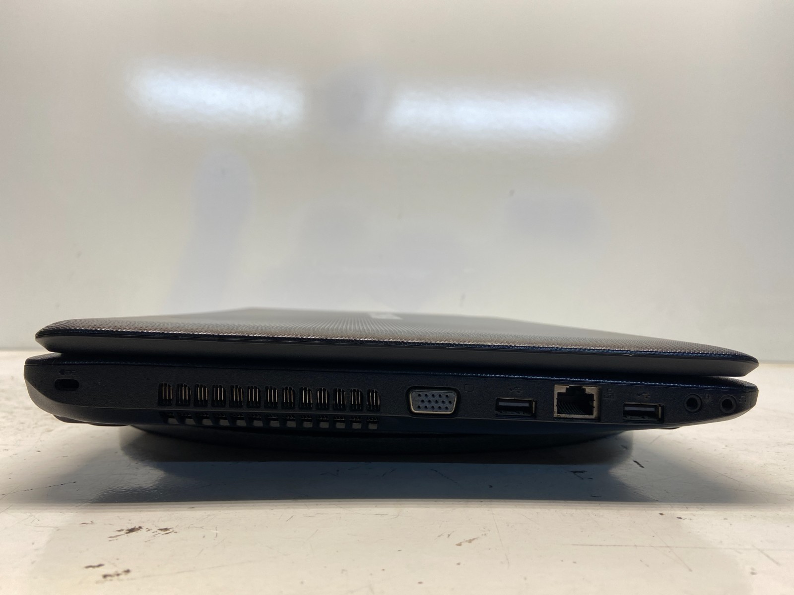 Toshiba Satellite C655D-S5202 AMD C-50 1GHz 2 GB NO HDD READ