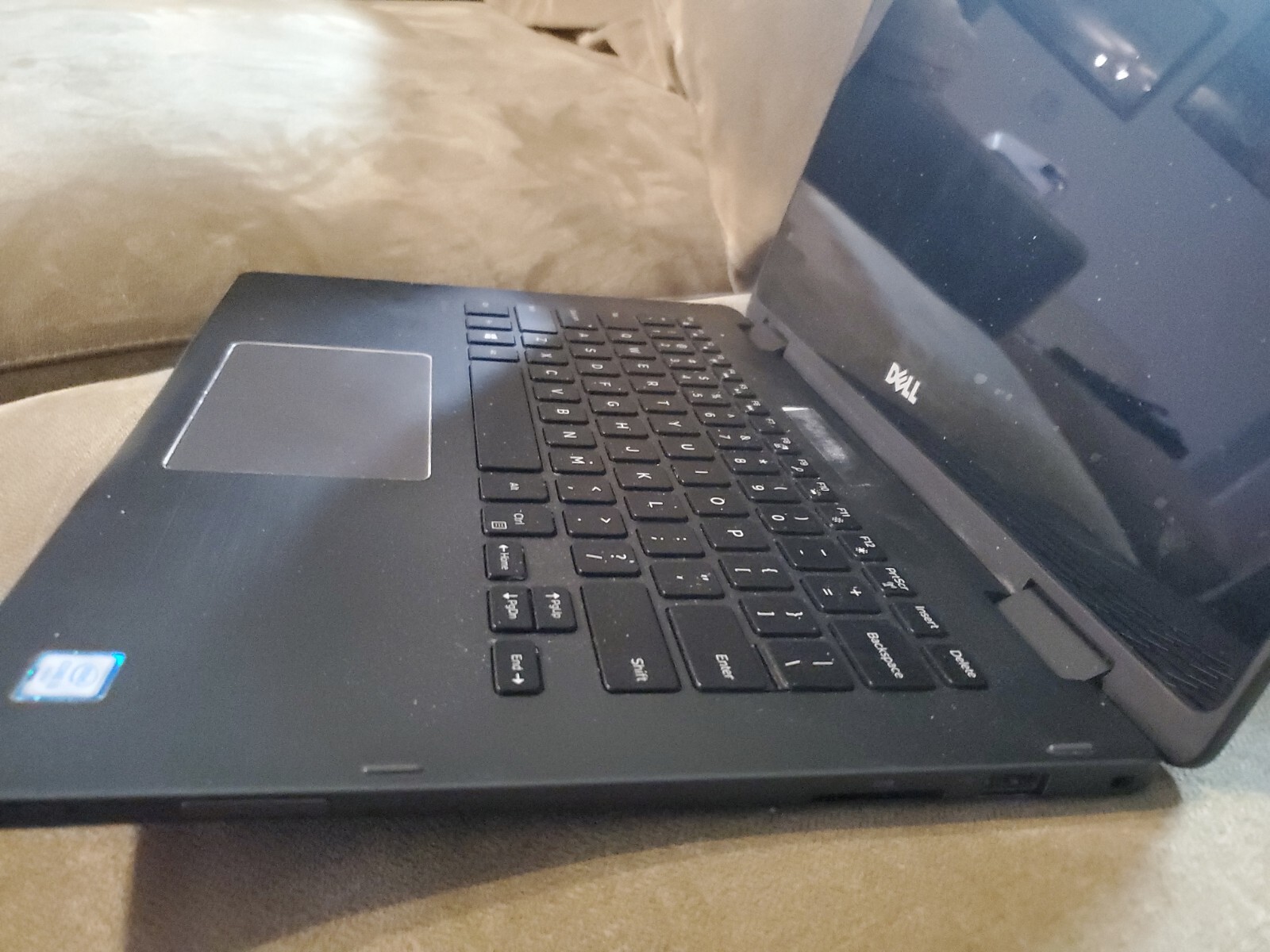 Dell Latitude 3379 Core i3 6100U 2.3GHz 4GB RAM. sell for part.