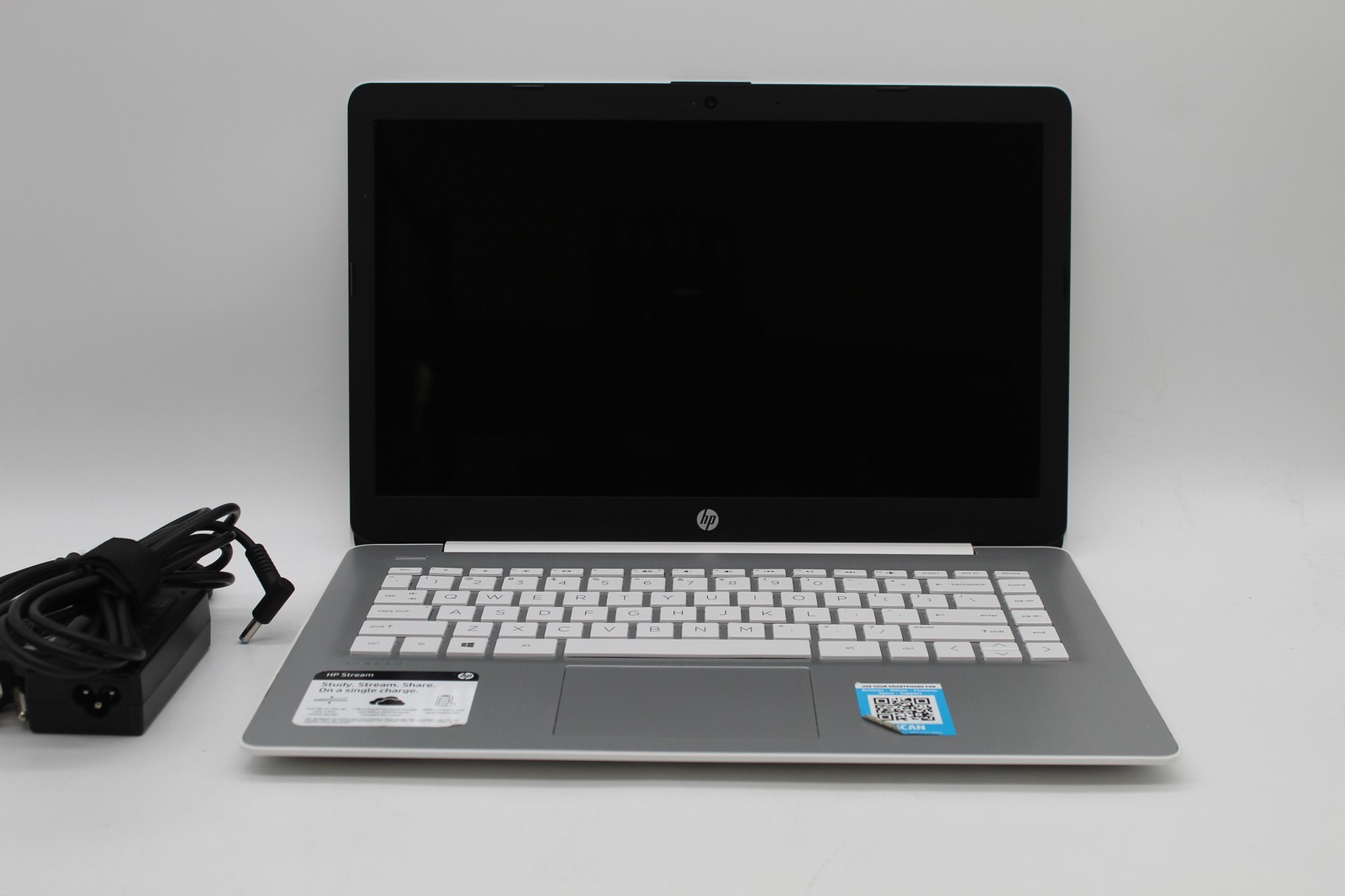 HP Stream 14-ds0030nr 14″ AMD A4-9120E 4GB 32 GB eMMC Diamond White PC1309777