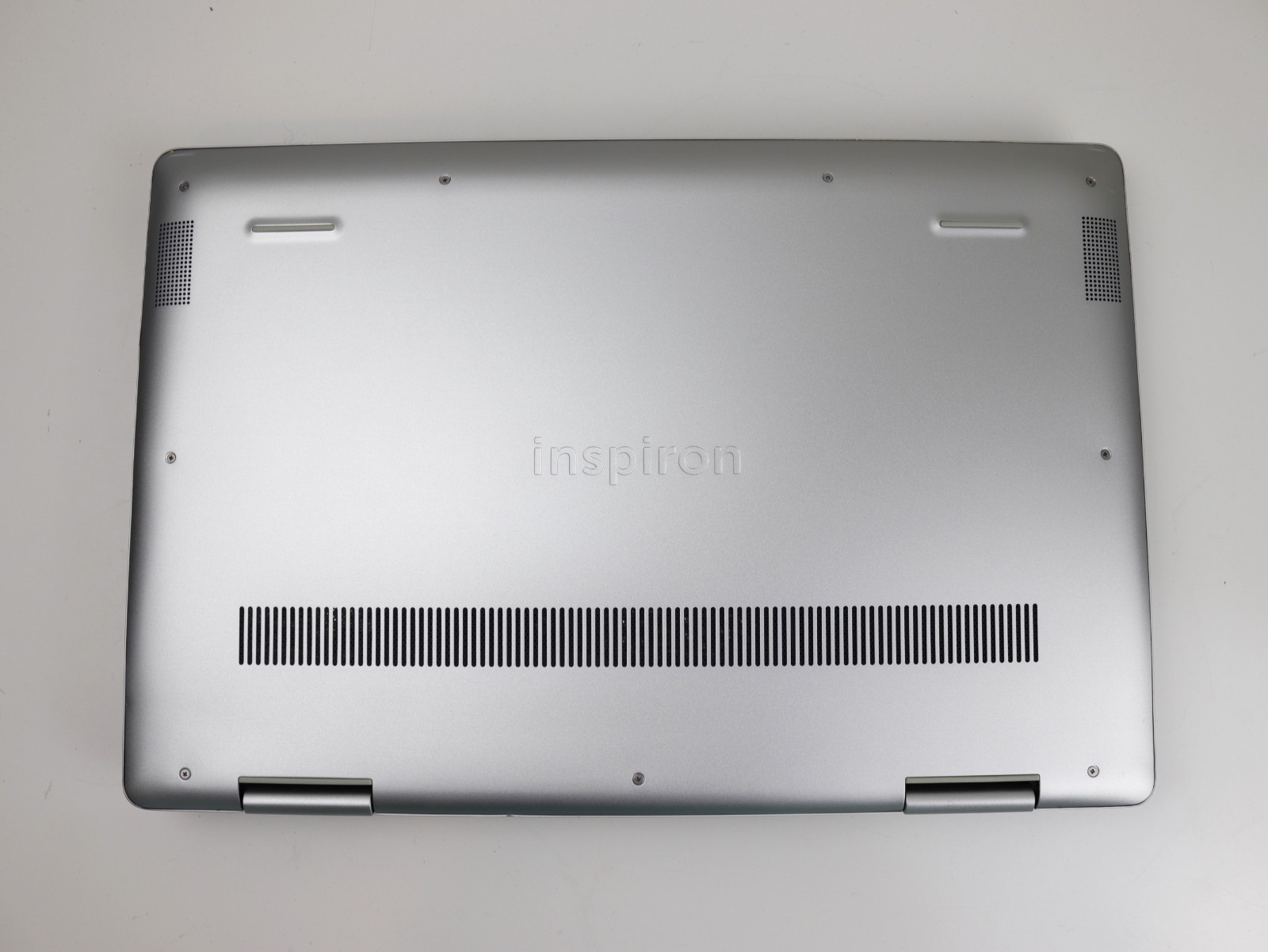 Dell Inspiron 7586 15.6″ FHD Touch i5-8265U 16GB DDR4 256GB SSD + 1TB HDD