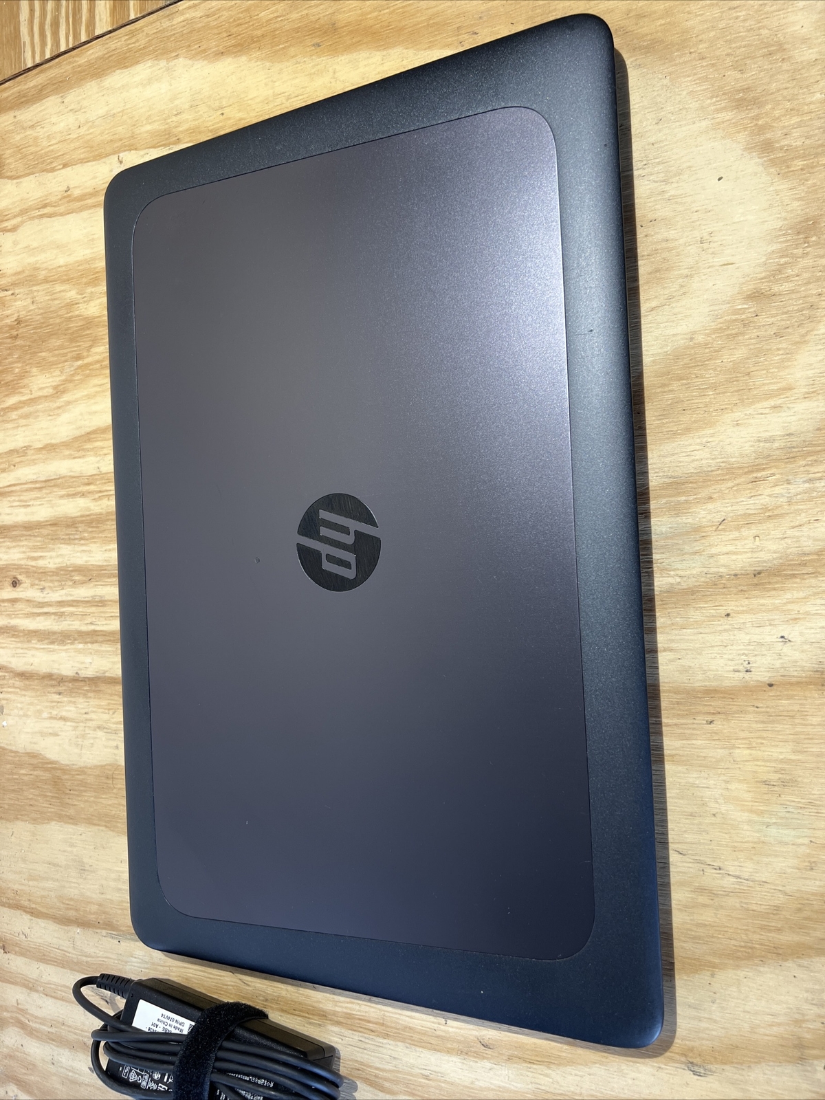 Hp ZBook 15u G3 I7-6500U-2.5GHz .256 SSD-16GB Ram , Read Description