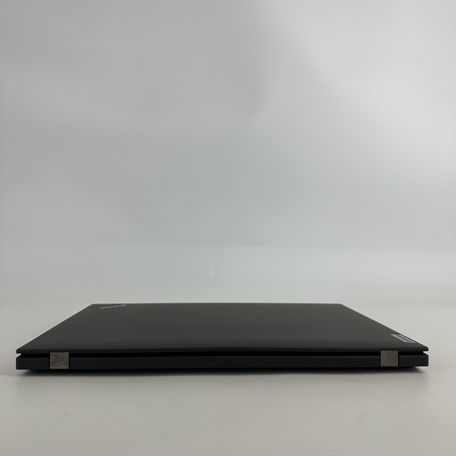 Lenovo ThinkPad T16 Gen 1 Gray FHD+ 2.2 GHz i7-1270P 16GB 512GB SSD FRAME SPLIT