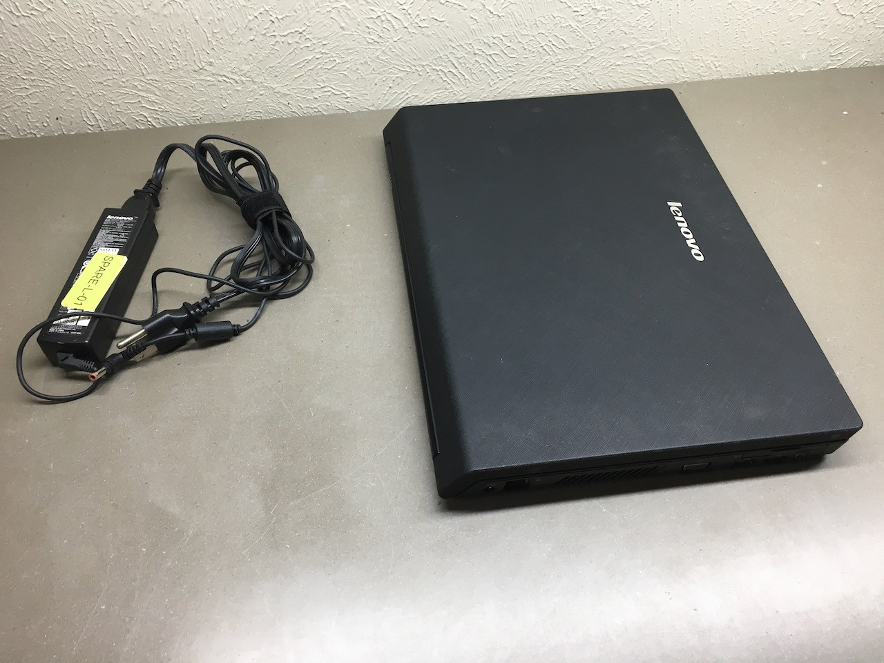 Lenovo Laptop IdeaPad Y510 15.4″ Pentium T2390 2GB RAM 160GB HD Windows 7 Pro