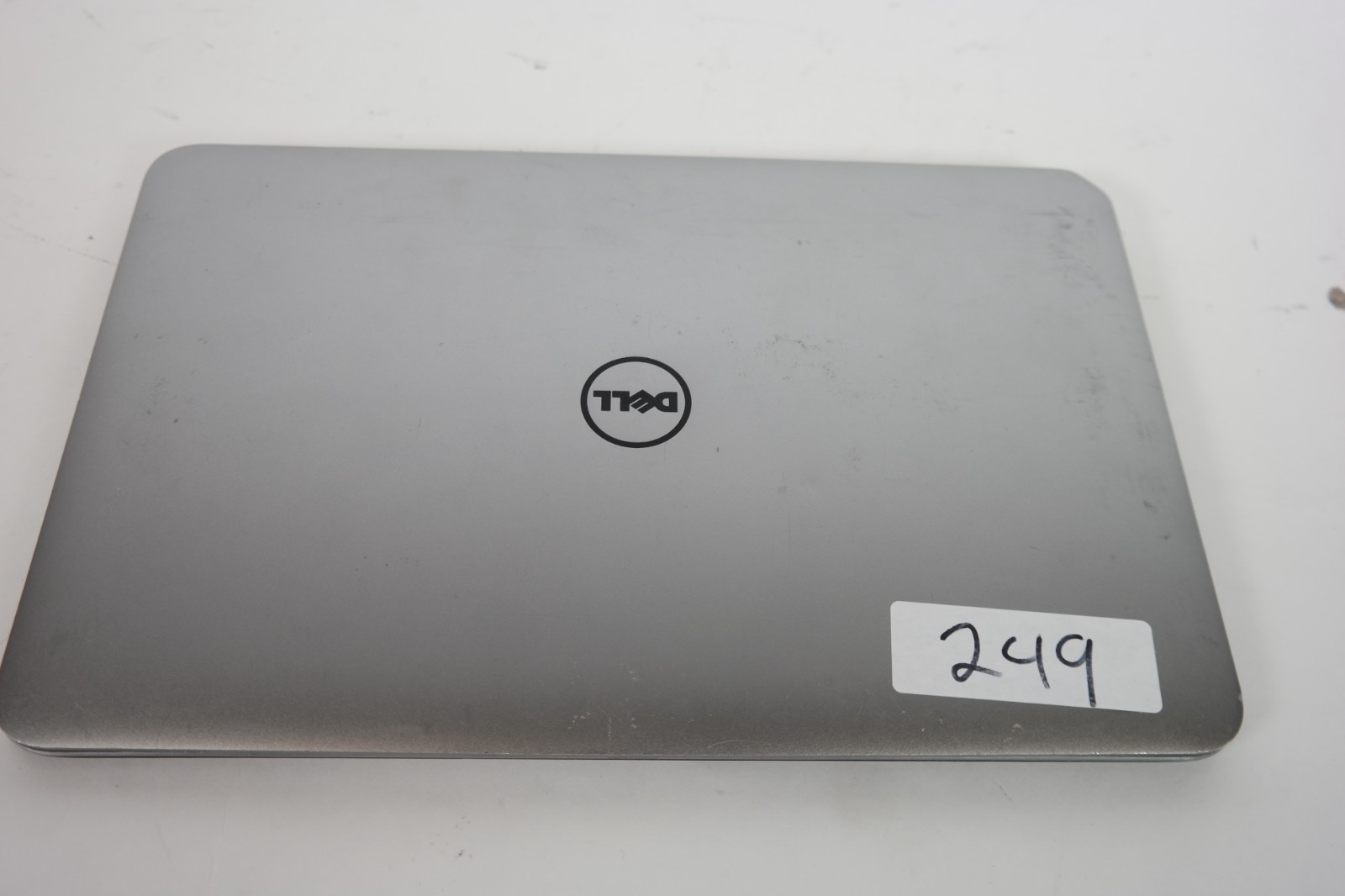 Dell XPS intel i5 – 4GB RAM – 120GB eMMC – Bad Battery