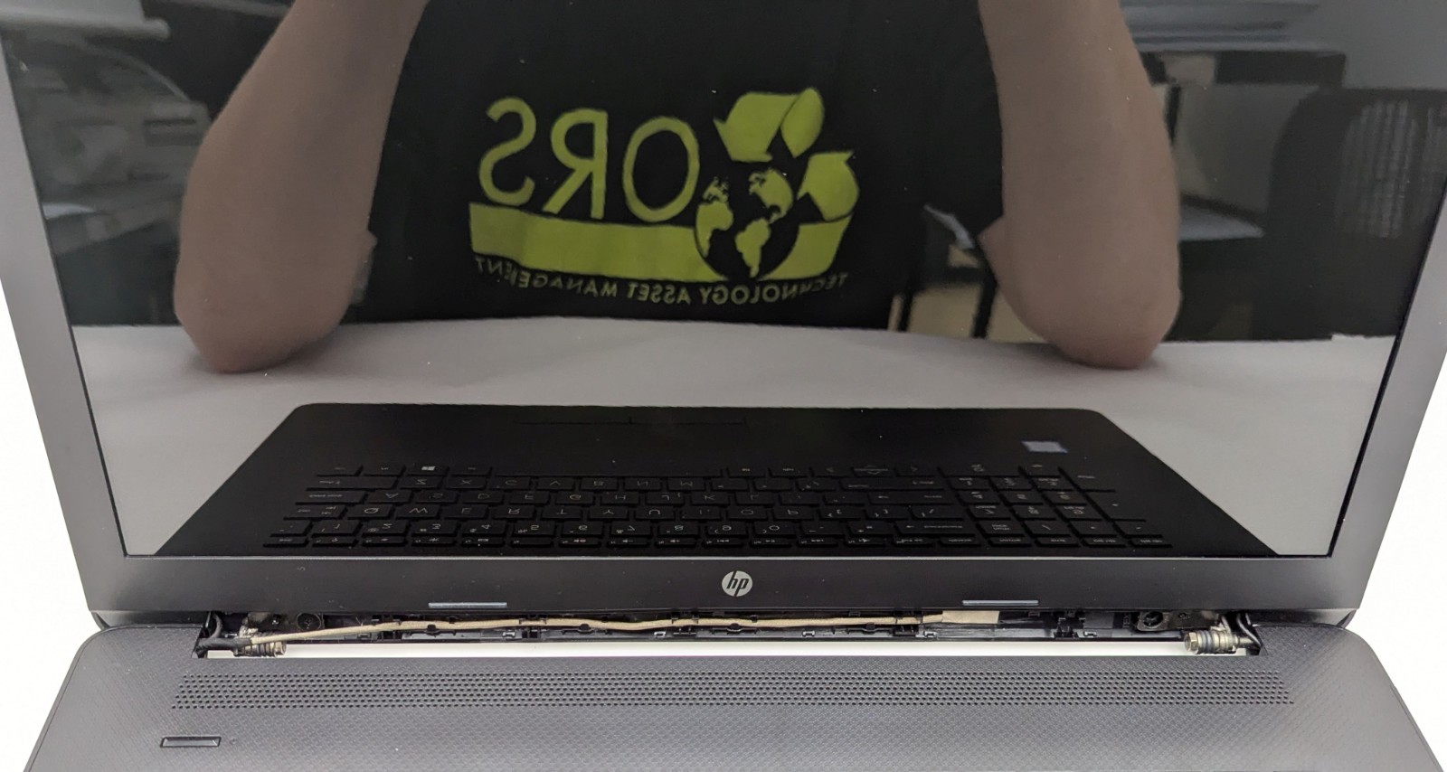 Incomplete HP Notebook 17-by1053dx 17.3″ Laptop Intel i5-8265U 1.60GHz 8GB RAM