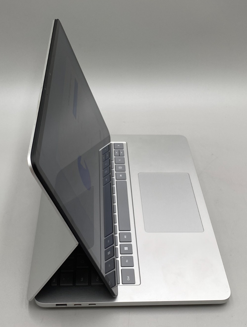Microsoft Surface Laptop 2 Studio 2029 14.4″ i7-13800 512GB SSD 32GB DDR4 SLV C