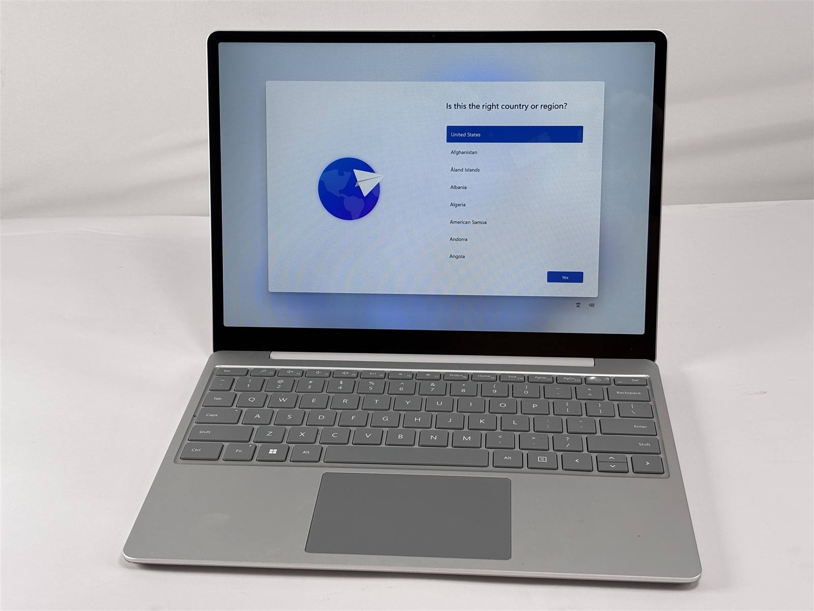 Microsoft Surface Laptop Go 2 12.4″ Core i5-1135G7 16GB RAM 256GB SSD Win11 Home