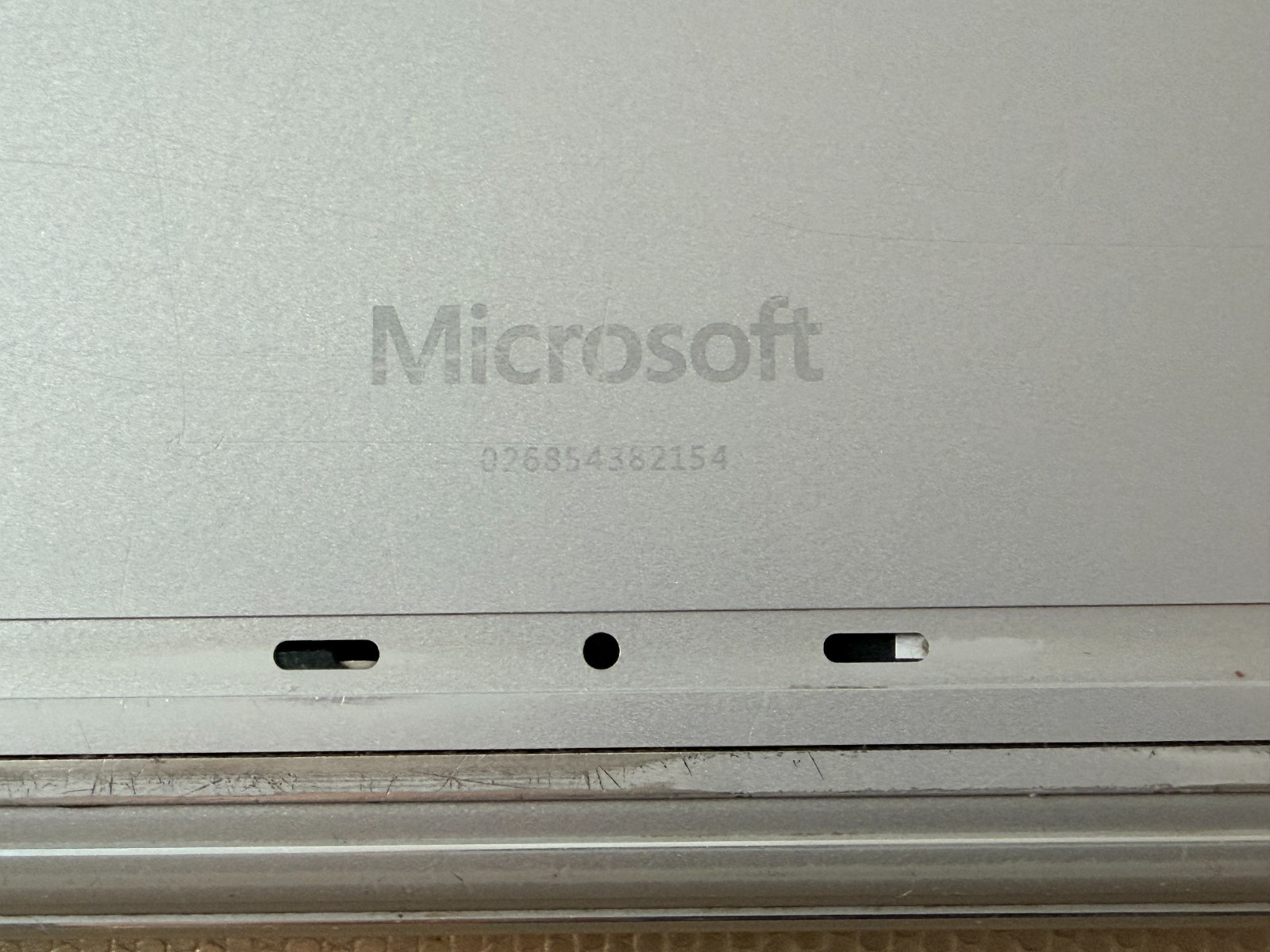 Microsoft Surface Book 2 13.5″ Laptop Core i5-7300U CPU w/ Retail Box & Charger