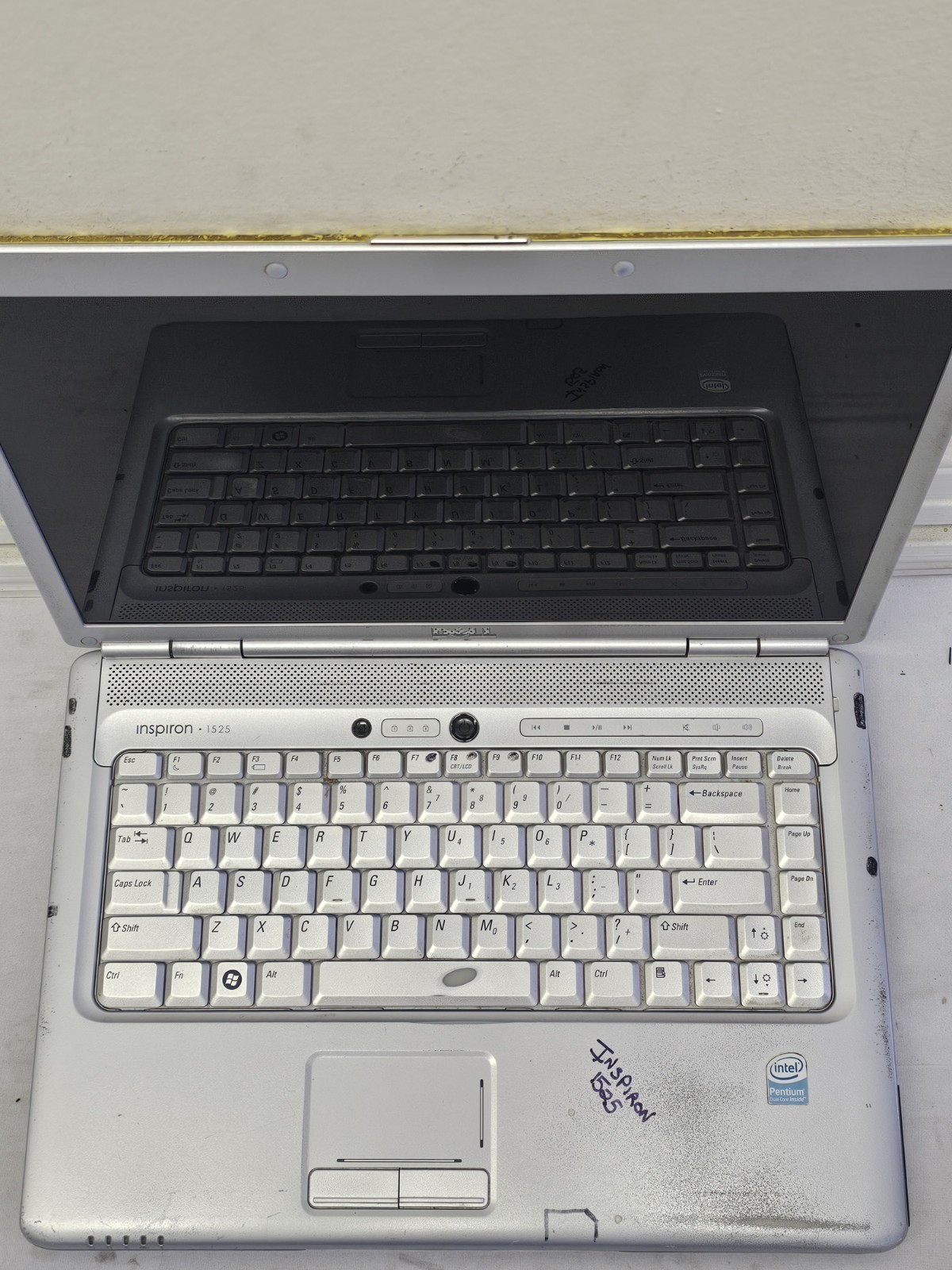 Dell Inspiron 1525 Laptop – 2GB RAM – 250GB HDD – Win 10 – Parts – Read Desc.