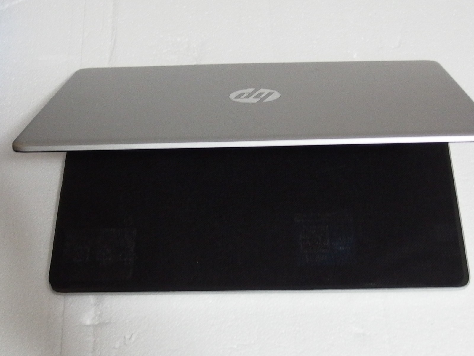 HP 15.6″ HD i3-8145U 2.1GHz 4GB RAM 128GB SSD Win 10 Home Natural Silver