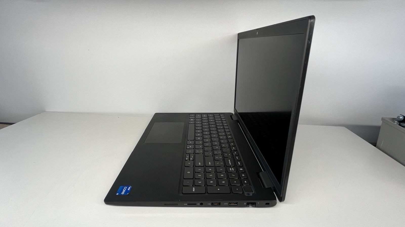 Dell Latitude 3520 Laptop i5-1135G7 16GB 256GB 15.6″ FHD Upgraded