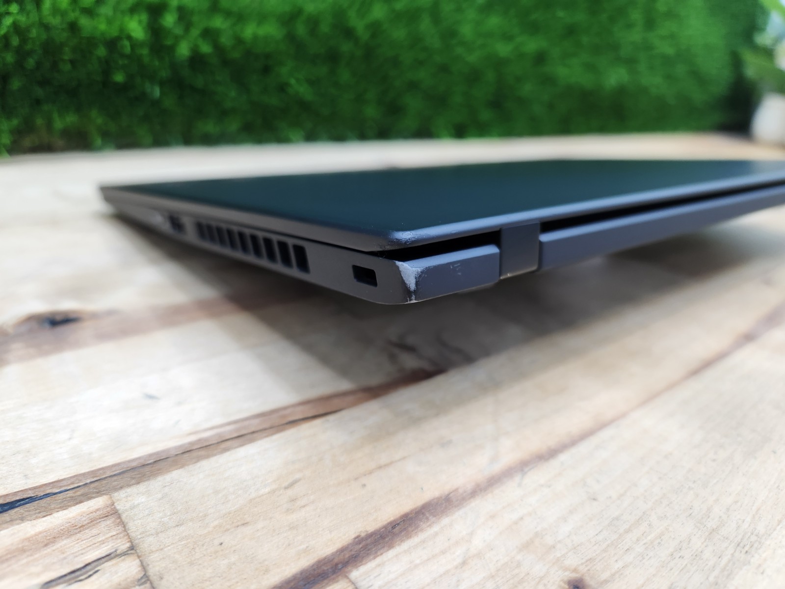 Lenovo ThinkPad X1 Carbon Gen 7 14″ FHD i5-10210U 8GB 256GB SSD Windows 11 Pro ~