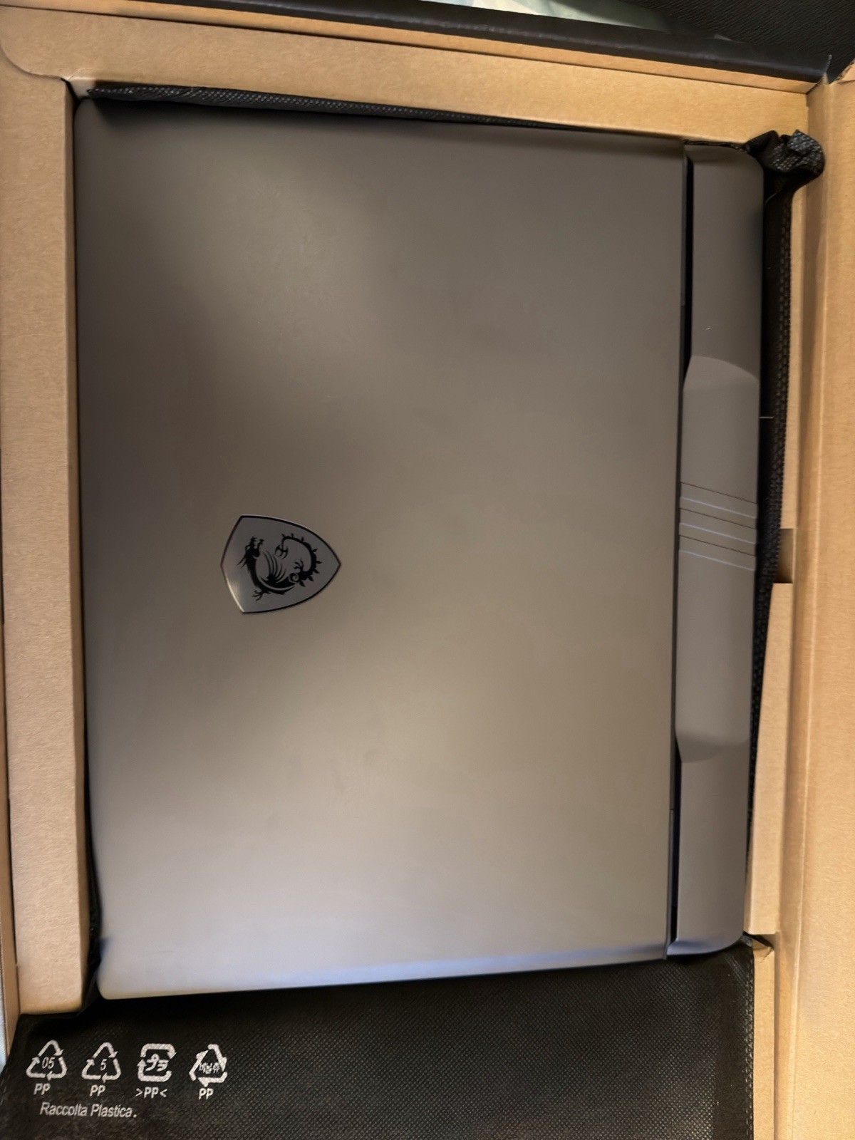 MSI Vector 16HX, 16″, NVIDIA RTX GEFORCE 4090, 32GB, 2 TB SSD – 4090 laptop