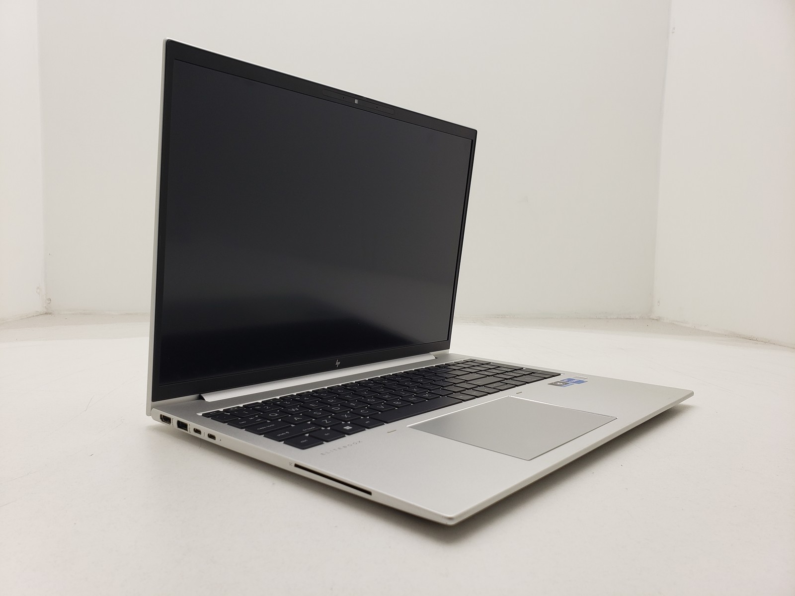 HP EliteBook 860 G9 16″ Intel i5-1235U 16GB RAM 256GB SSD Windows 11 Laptop PC.