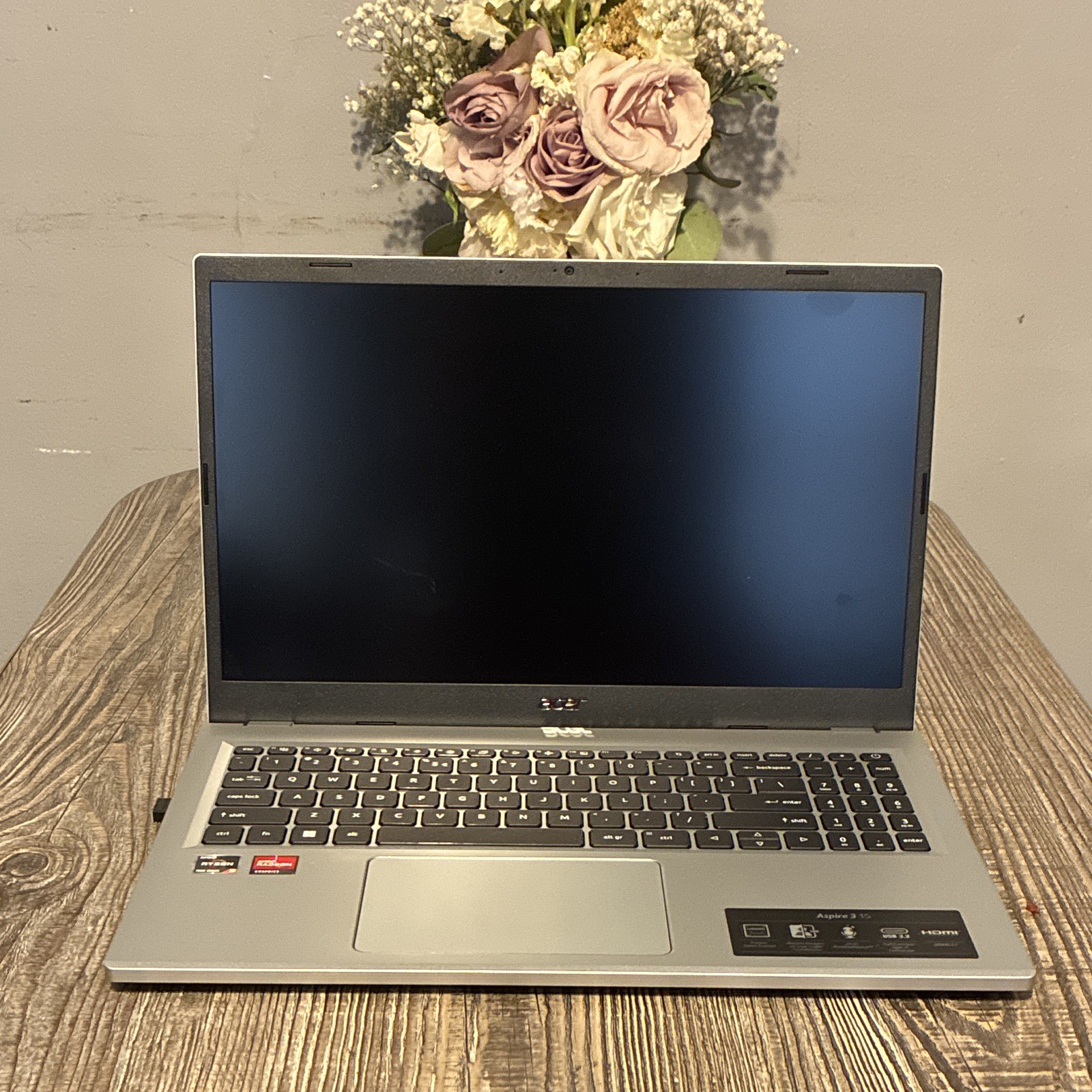 Acer Aspire 3 15 15.6″ FHD Ryzen 3 7320u 8GB RAM 128GB SSD Win11 Silver