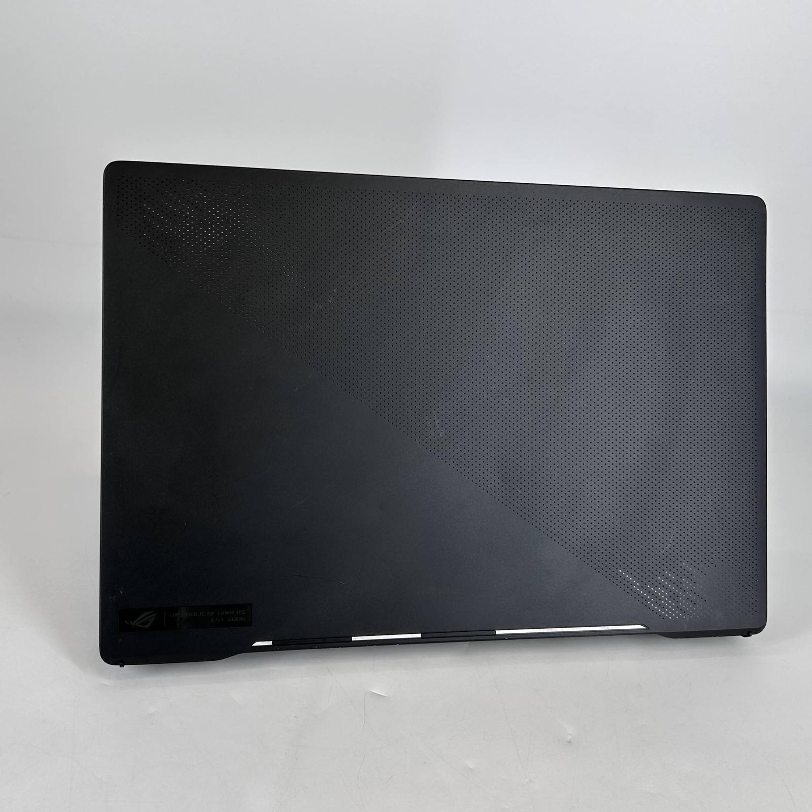 Asus ROG Zephyrus M16 GU603 16 165Hz QHD+ 2.5 GHz i9-12900H 16GB 1TB RTX 3070 Ti