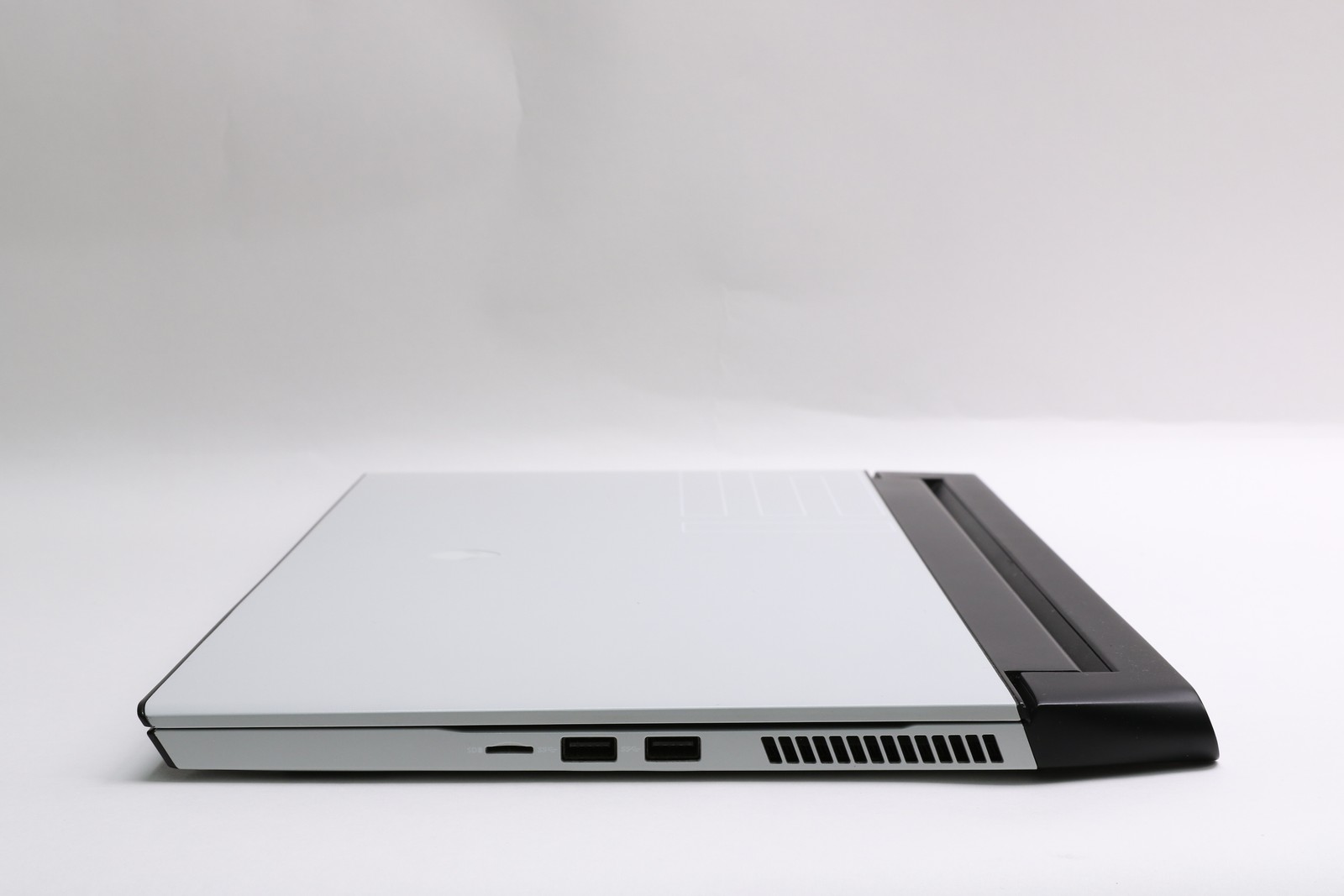 15″ Alienware m15 R3 P87F, i7-10875H, 32GB, 512GB SSD, RTX 2070
