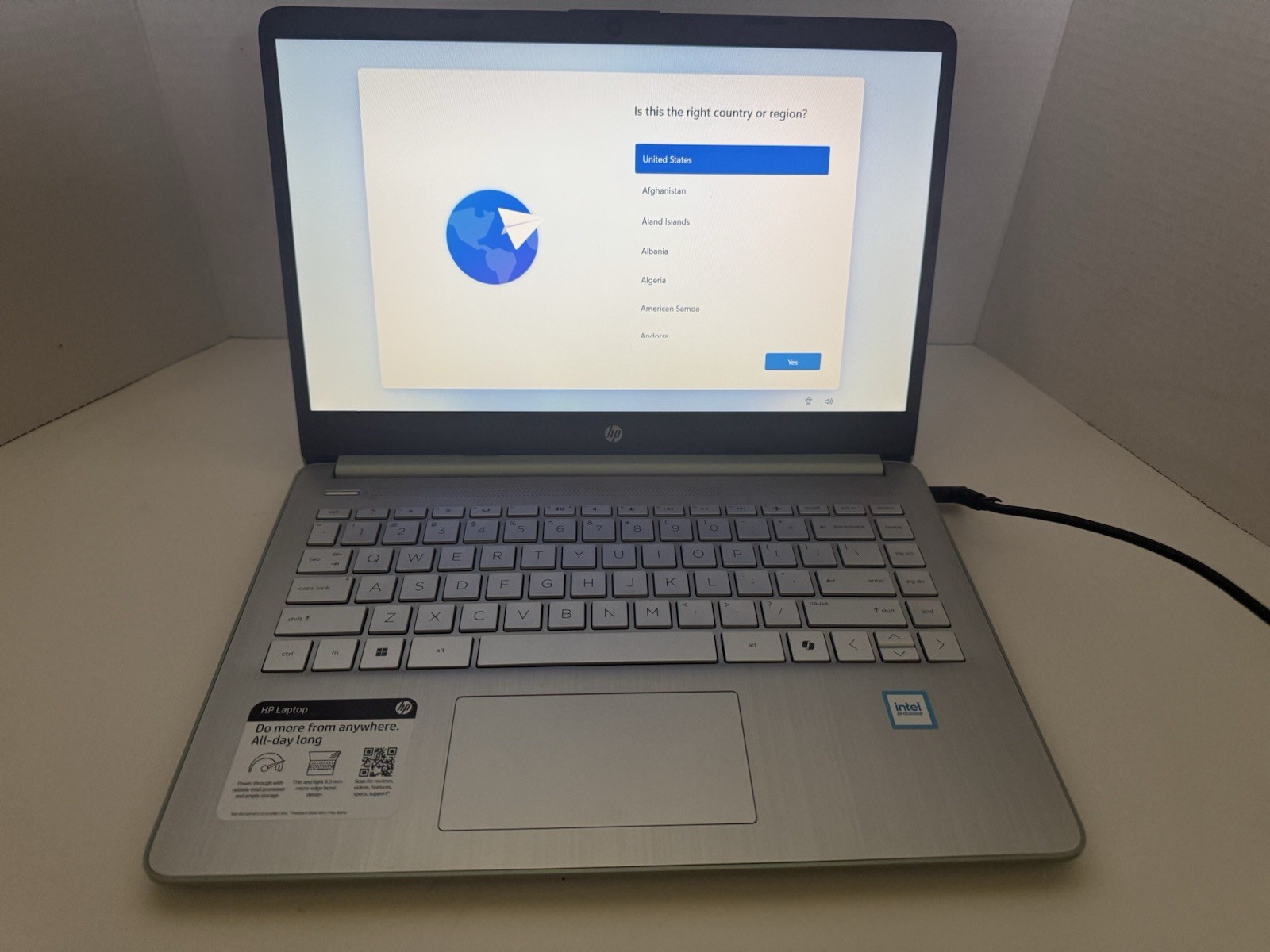 New | HP laptop | Green | O/S | Model: RTL8852BE |