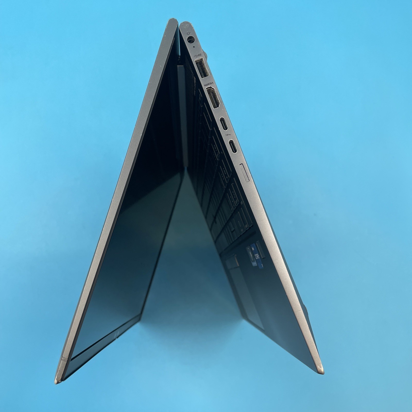HP ZBook Firefly G8 | i7-1165G7 | 16GB RAM | 512GB SSD | WIN 11 PRO | 71% BATT