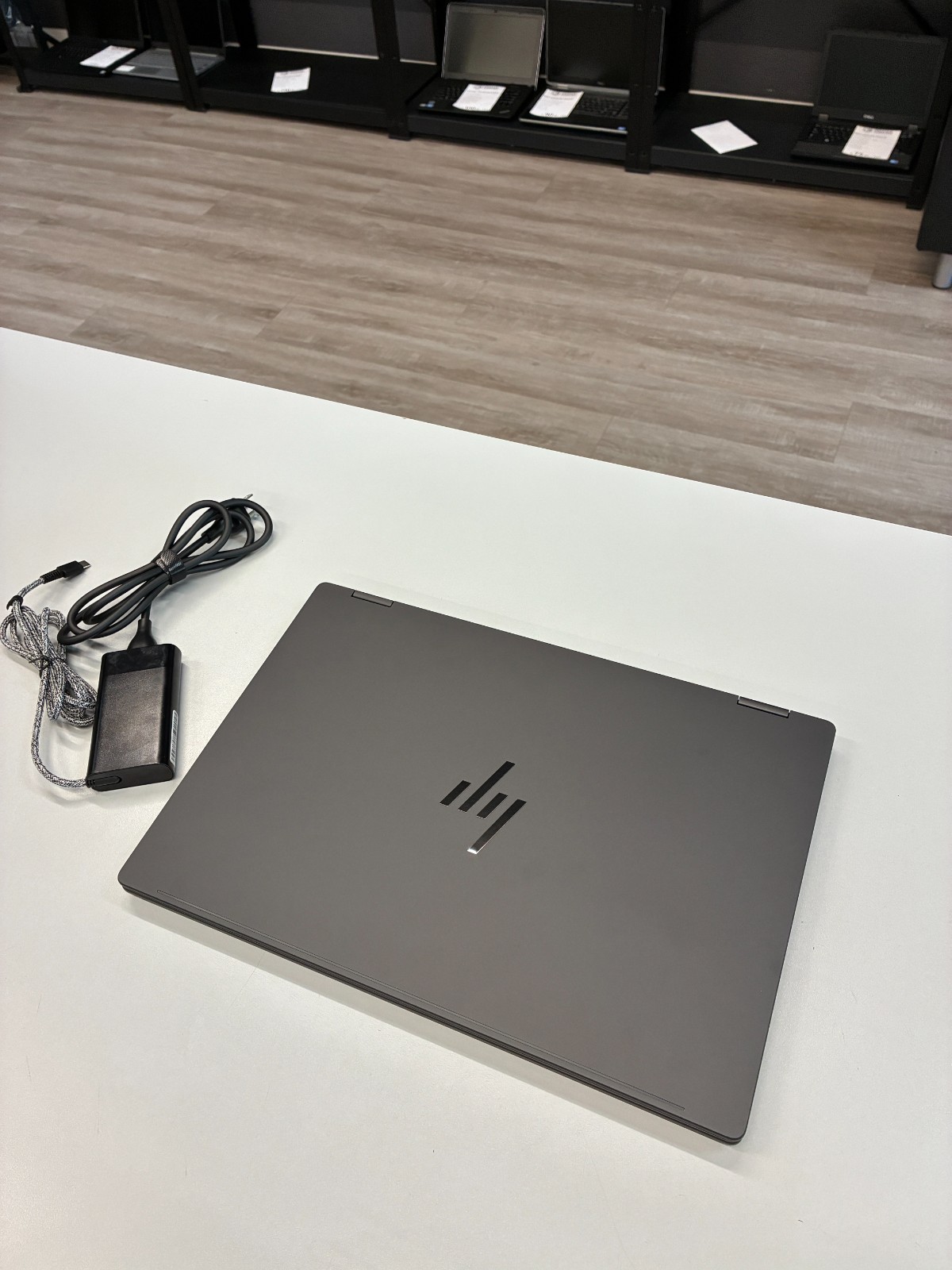 HP OmniBook X Flip 16 16″ (3K,OLED) Ultra 9 288V / 32GB RAM / Arc 140V / 2TB SSD