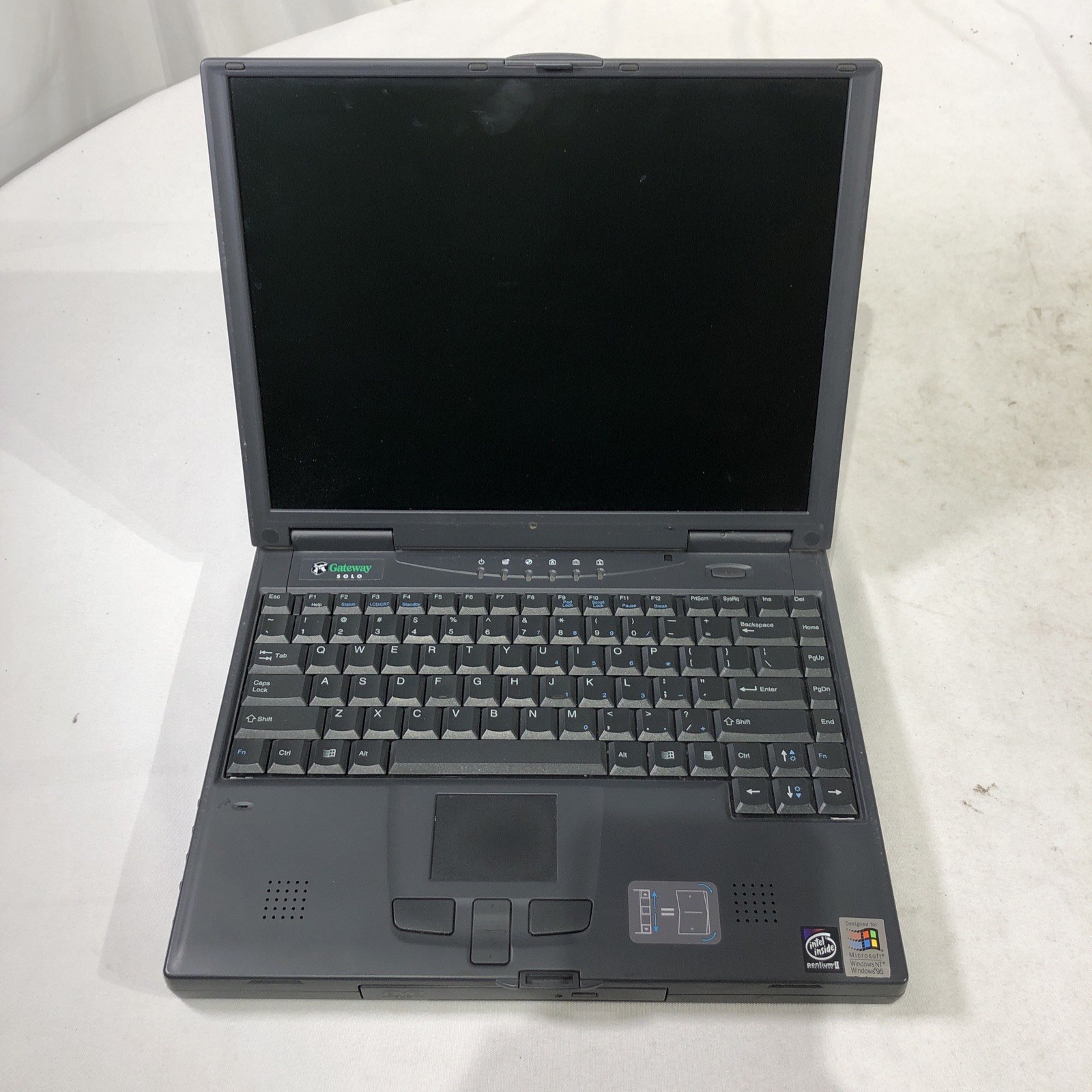 Vintage Gateway Solo 5150 Laptop – Grey *UNTESTED*