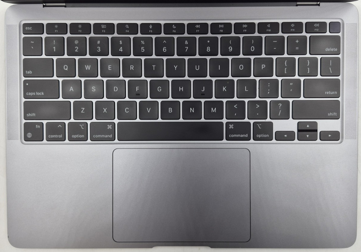 Apple MacBook Air 2020 M1 3.20GHz 8GB RAM 256GB NVMe SSD macOS Tahoe Laptop