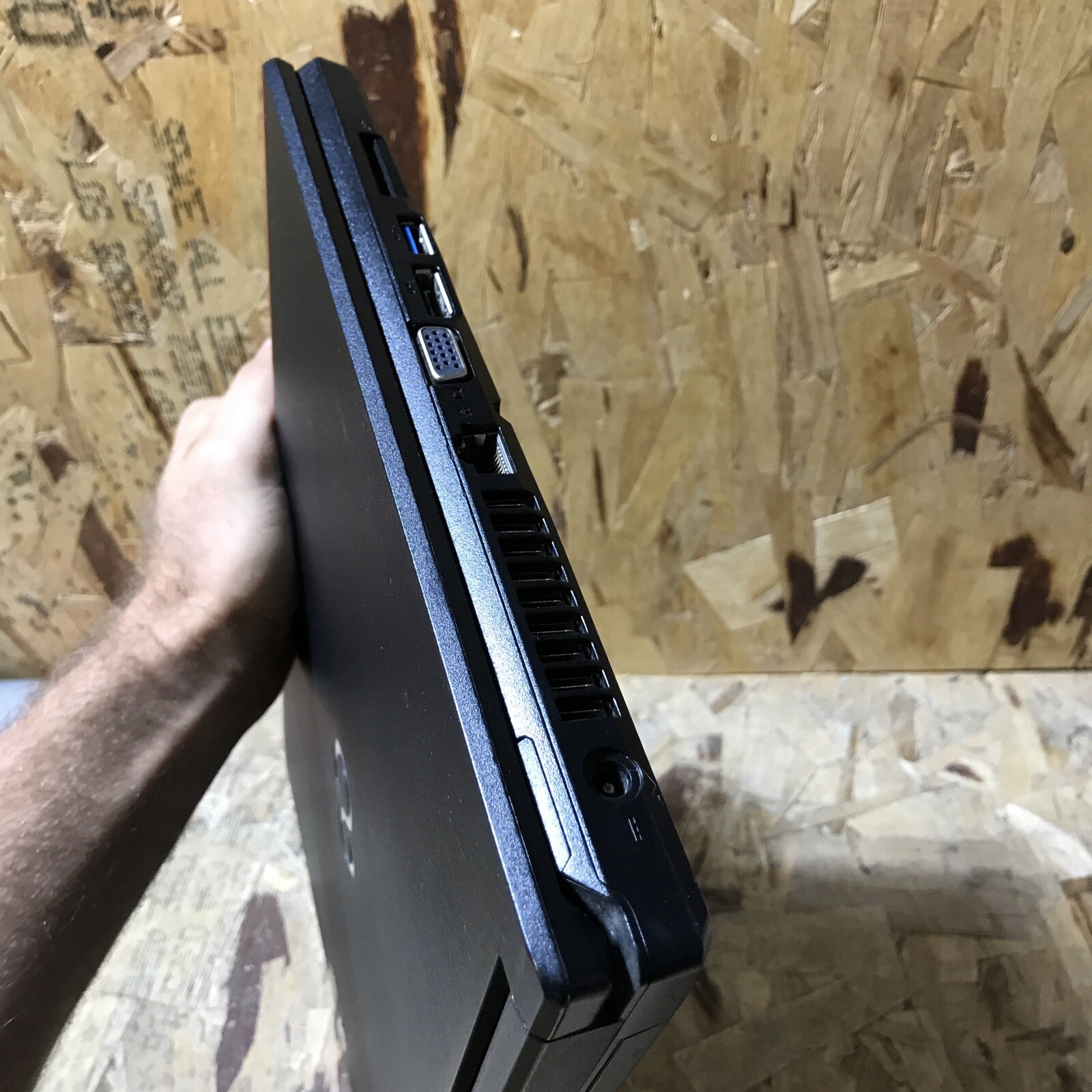 Fujitsu Lifebook E557 Intel Core i5-7200U 2.50GHz 8GB RAM 128GB SSD Win B112