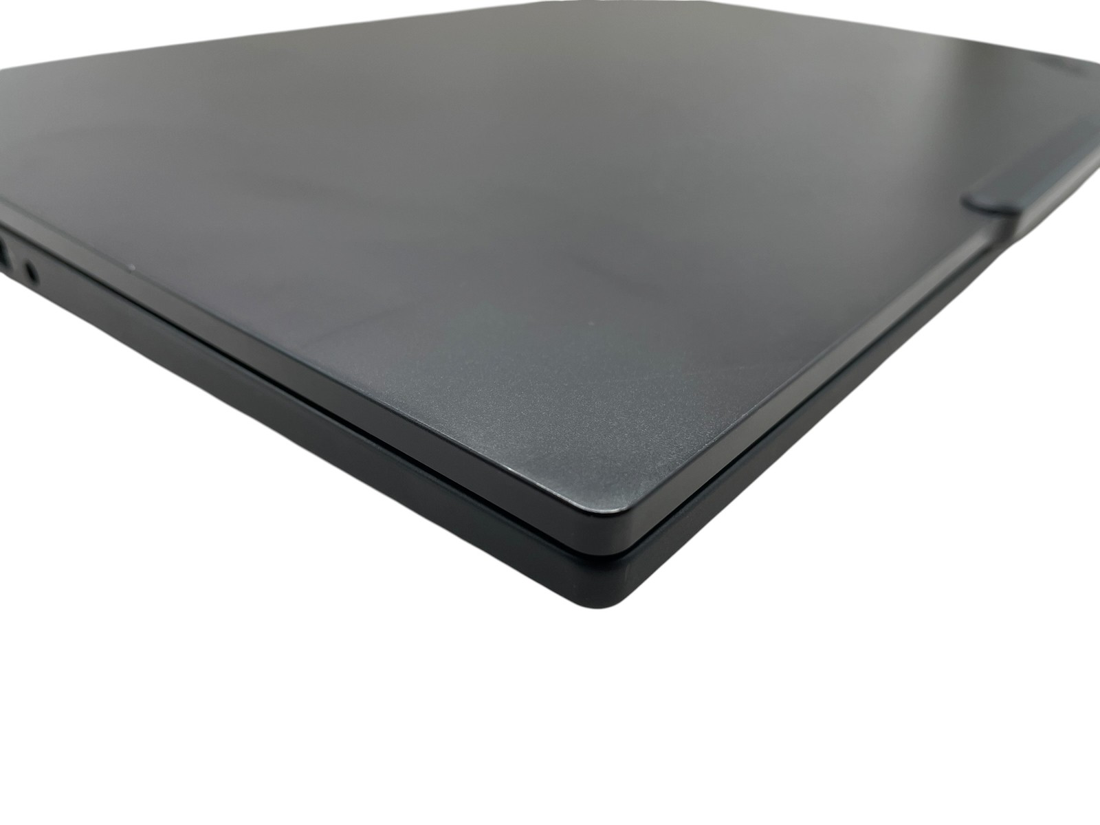 Lenovo ThinkPad P14s Gen 5 – Intel Ultra 7 165H – 32GB RAM – 1TB SSD – Grade D