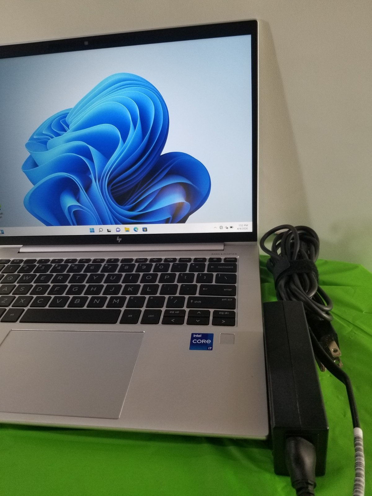 HP EliteBook 840 14 inch G9 Notebook PC intel core i7-1260p,WIN 11 PRO, 16GB,512