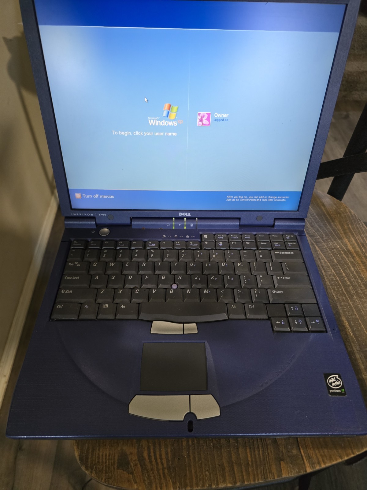 Dell Inspiron 3700 17in Windows XP Pentium III 1GHz 256MB 20GB Blue Charger