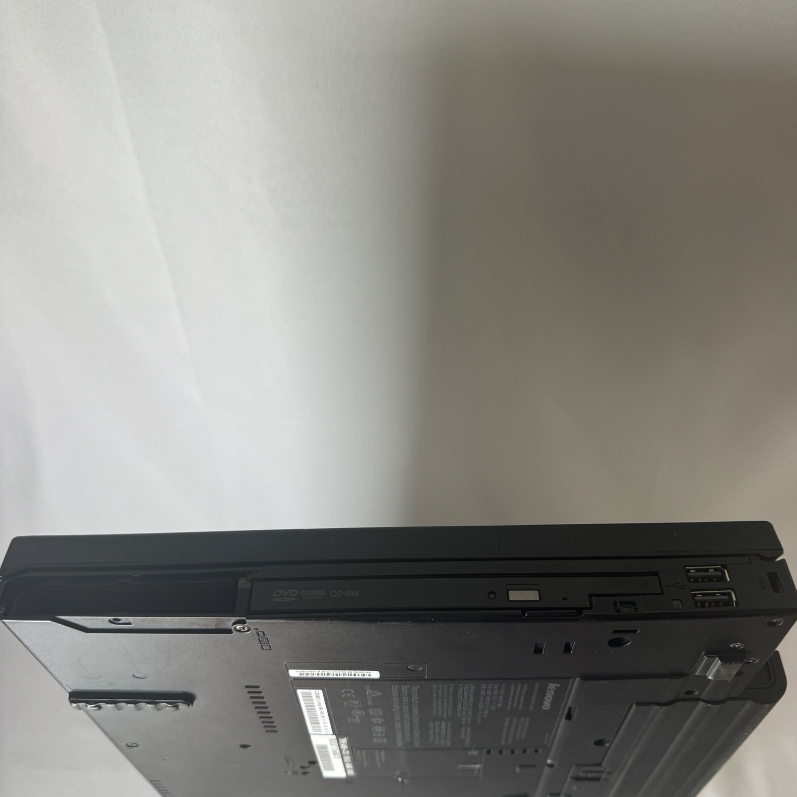 Lenovo Thinkpad T61 Laptop Computer With Charger- Boots To Bios No Hard Drive ￼￼