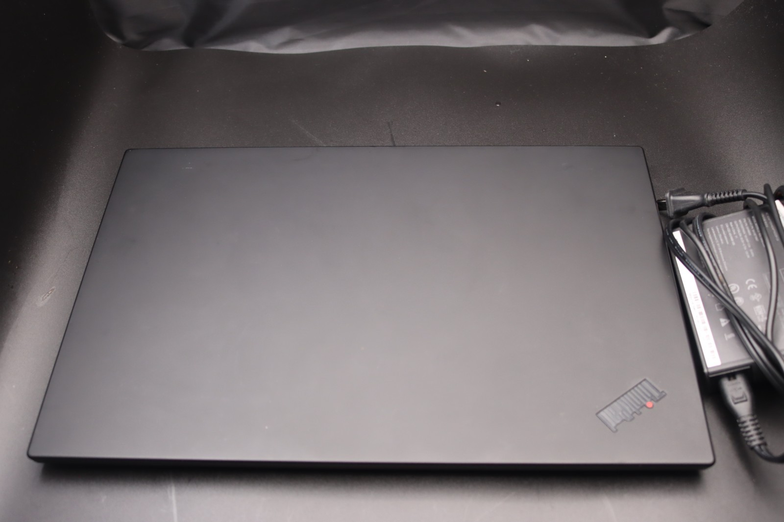Lenovo ThinkPad P1 Gen 3 i7-10750H 32GB RAM 512GB SSD NVIDIA Quadro T1000