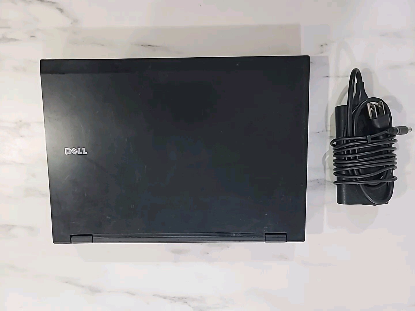 Dell Latitude E5400 Laptop No Boot, No Start, Charger Imcluded, Display Intact