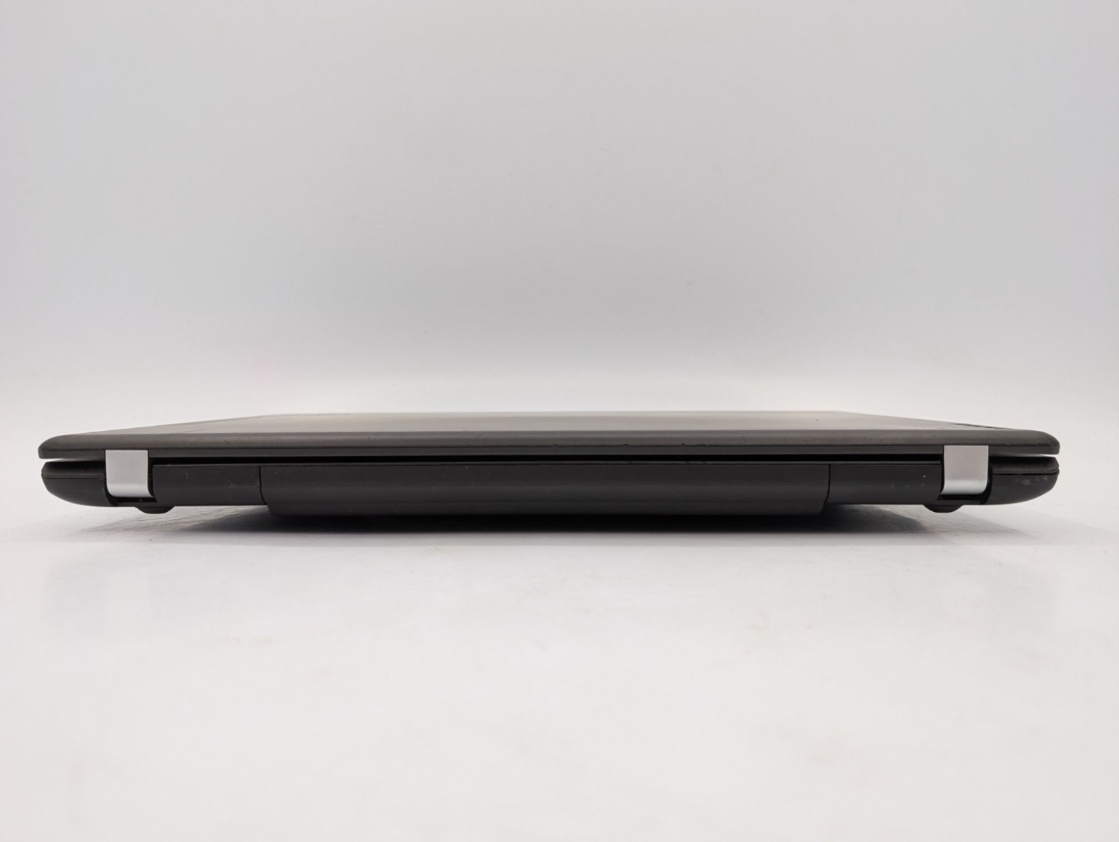 Lenovo ThinkPad E560 15.6″ Display Intel Core i5-6200U 2.30 GHz 4GB RAM Black