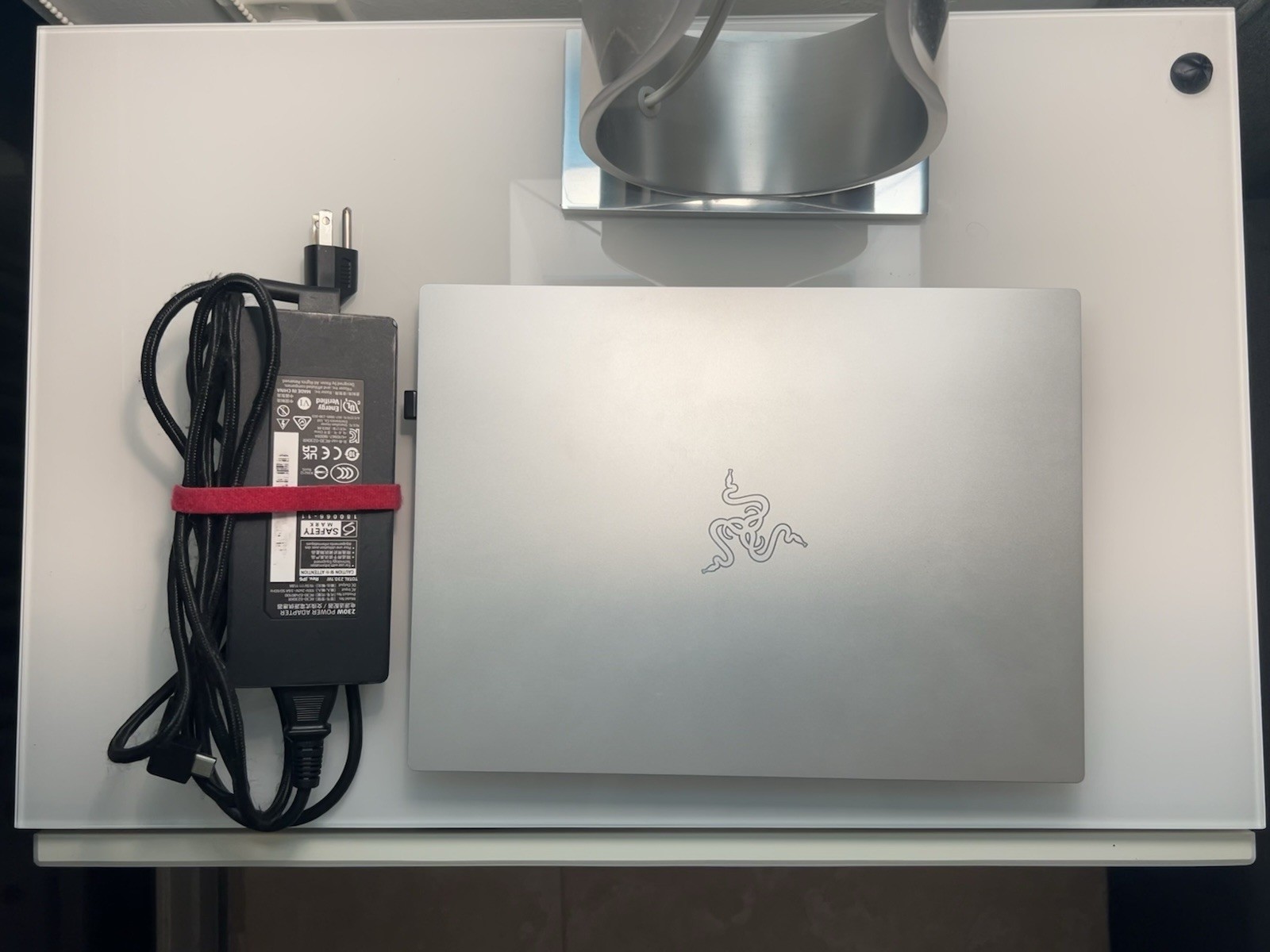 Razer Blade 14 (2024) — Ryzen 9 7940HS • RTX 4070 • 32GB • 1TB • Slightly Used