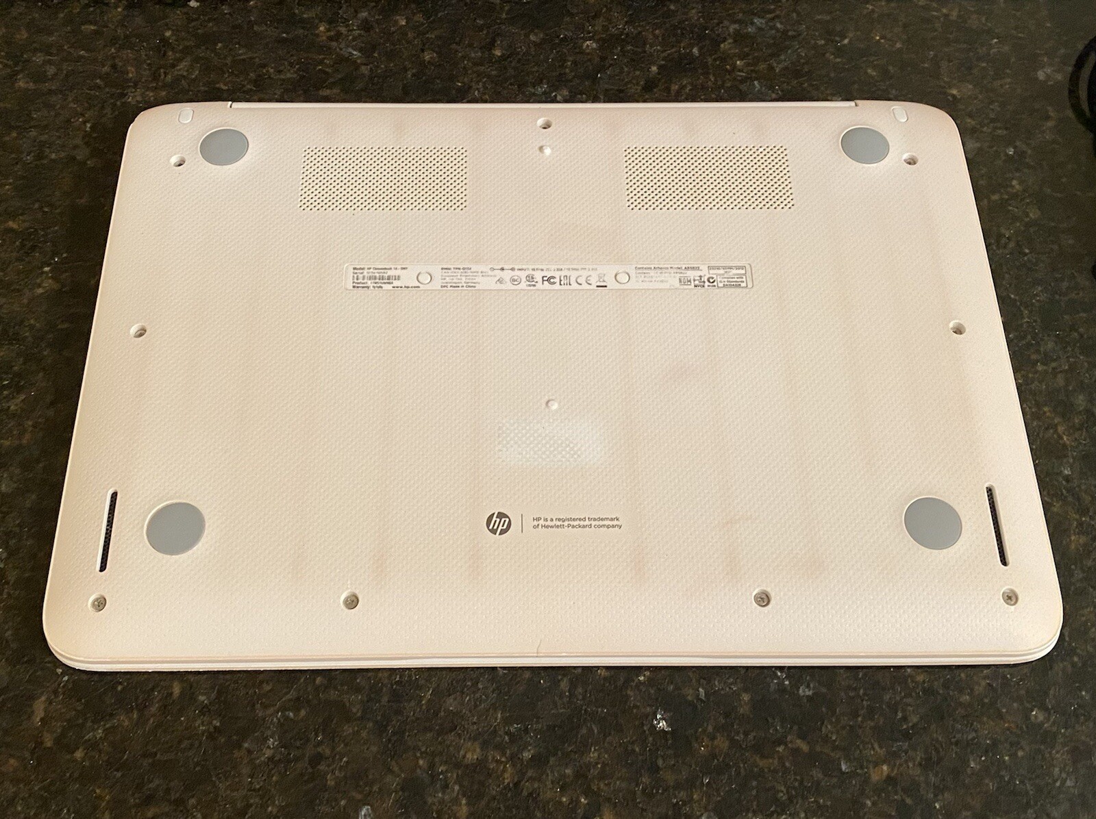 hp chromebook 14” ARM Cortex A15, 2GB RAM, 16GB SSD, Chrome OS White
