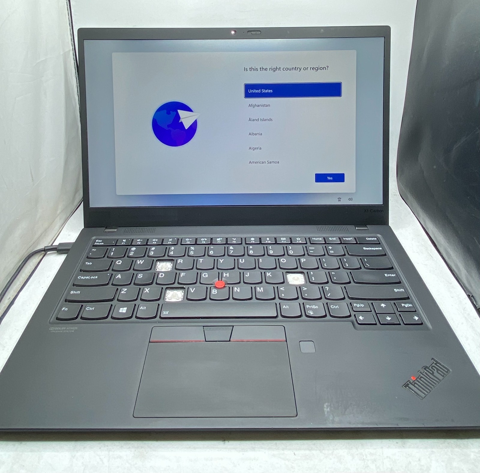 Lenovo ThinkPad X1 Carbon 7th Gen 14″ Laptop Intel i7-8565U 16GB RAM 256GB SSD