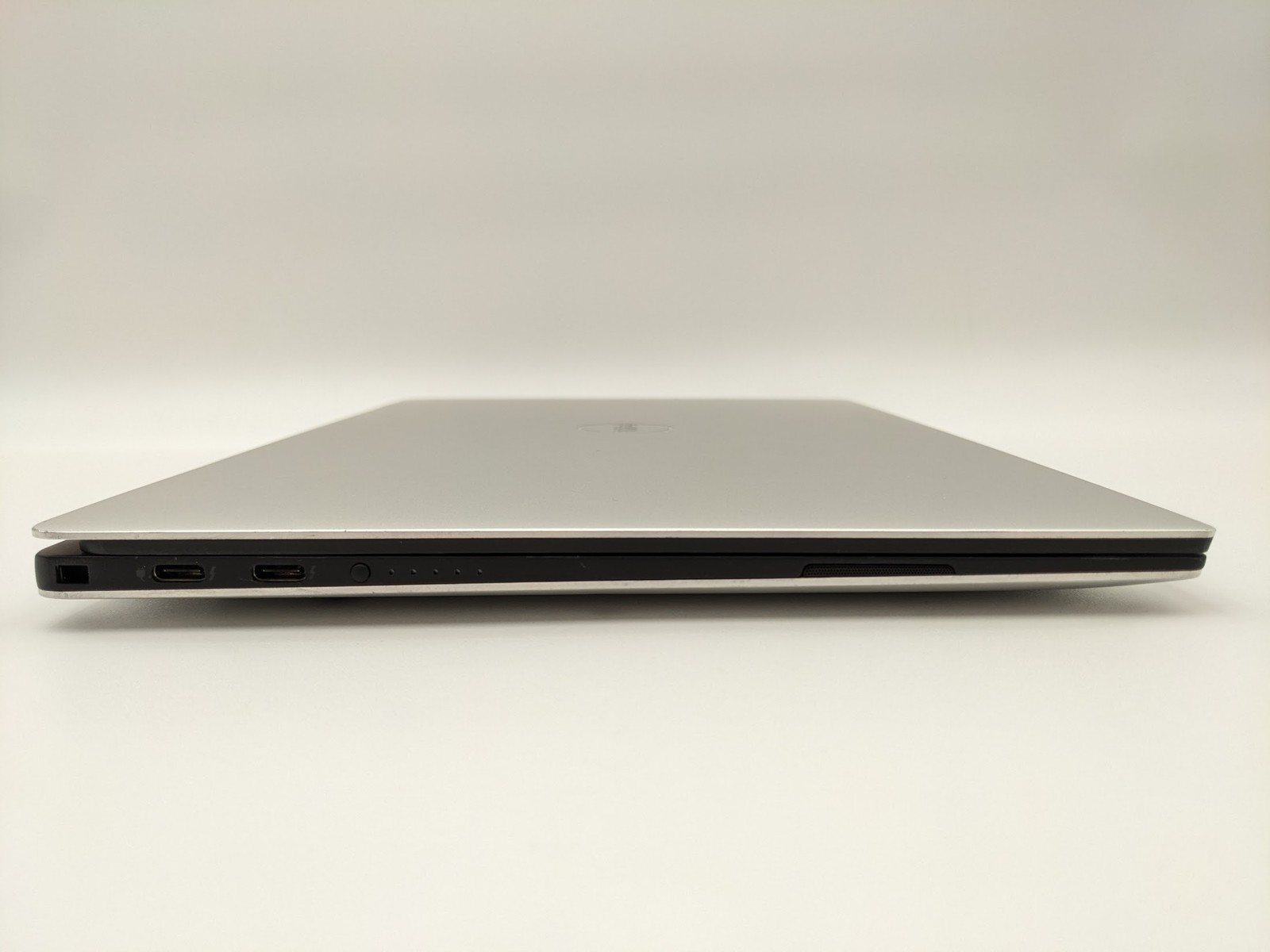 Dell XPS 9370 13″ UHD 4K Touch I7-8550U 512GB 16GB W11P Backlit FP Reader IRCam
