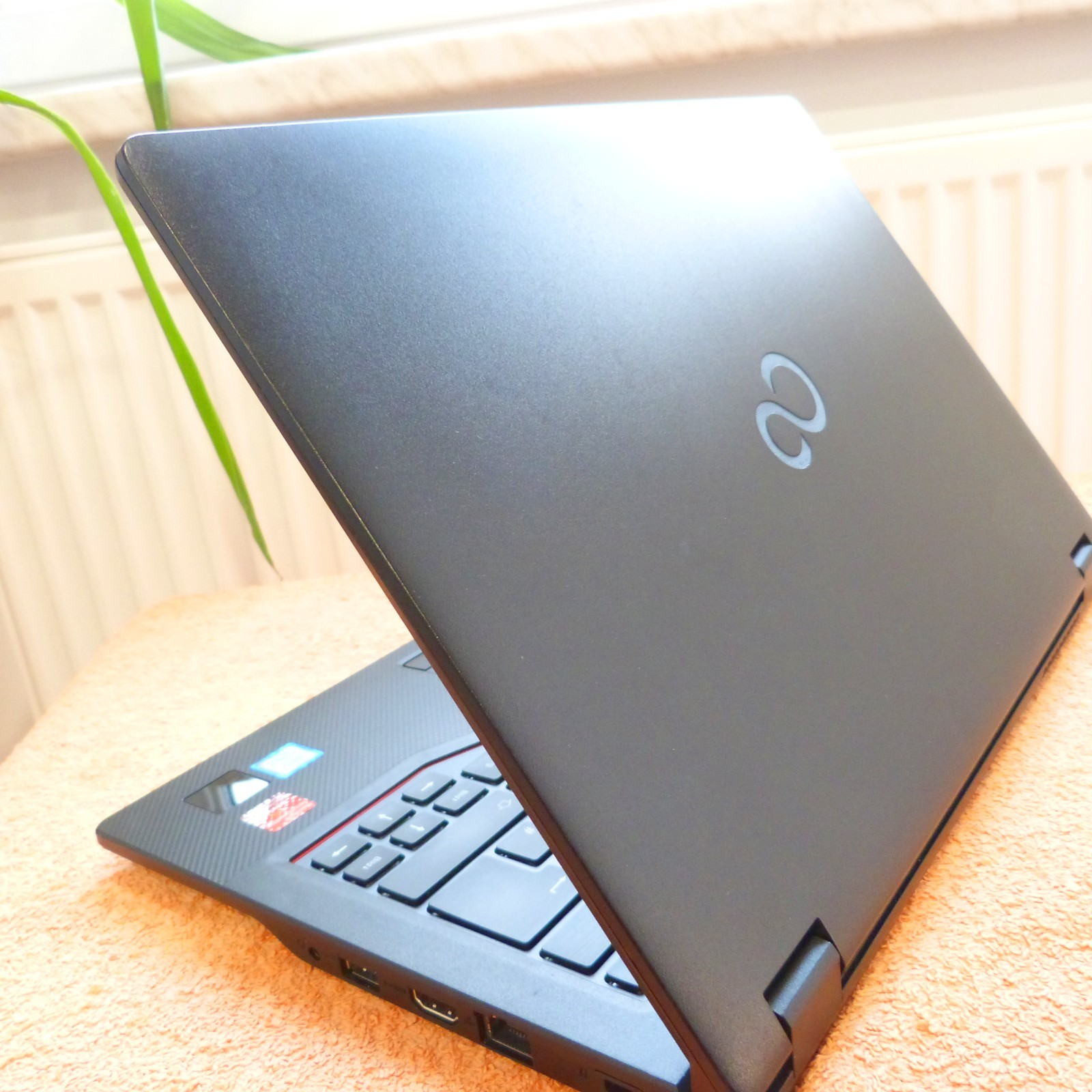 Fujitsu E549 14″ FULLHD l 16GB RAM NEW l 512GB SSD Windows 11 l USBC 8Gen i5
