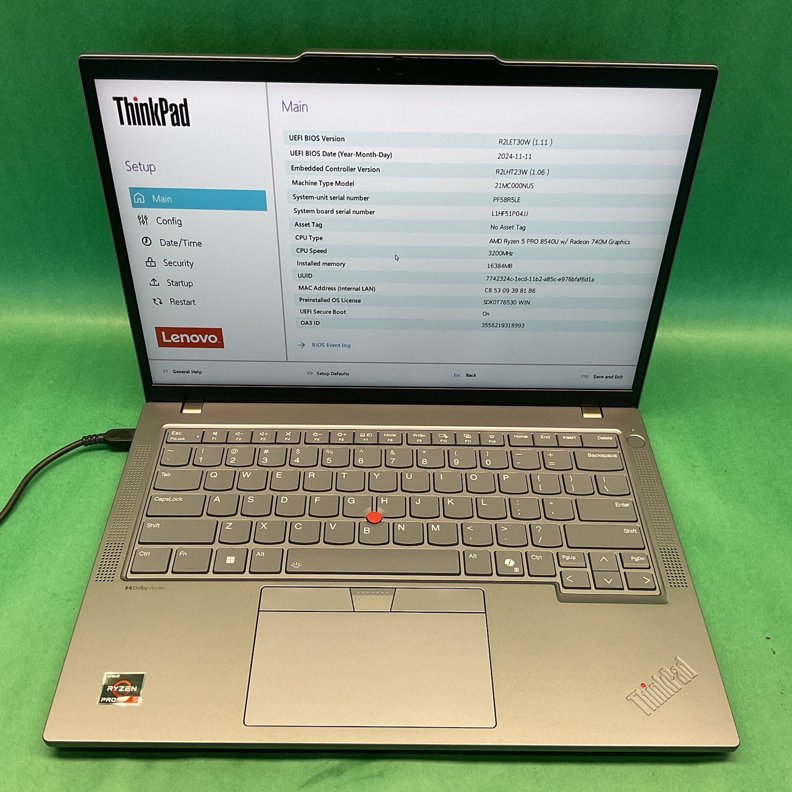 Lenovo ThinkPad T14 Gen 5 14″ – Powers On – NO HARD DRIVE- Untested